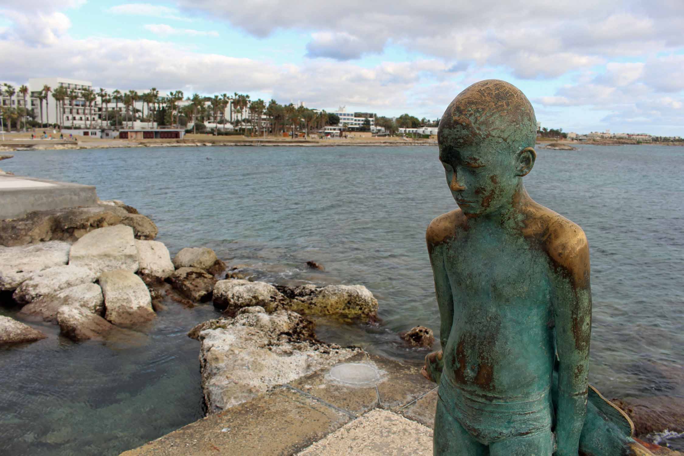 Paphos, front de mer, statue