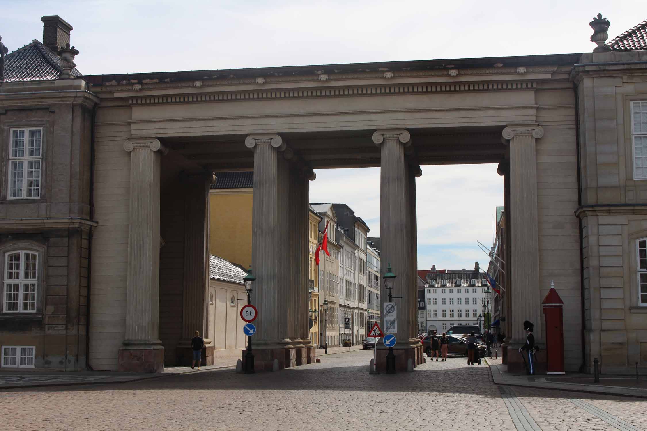 Copenhague, place d'Amalienborg, porte