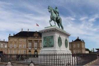 Statue de Fr&eacute;d&eacute;ric V