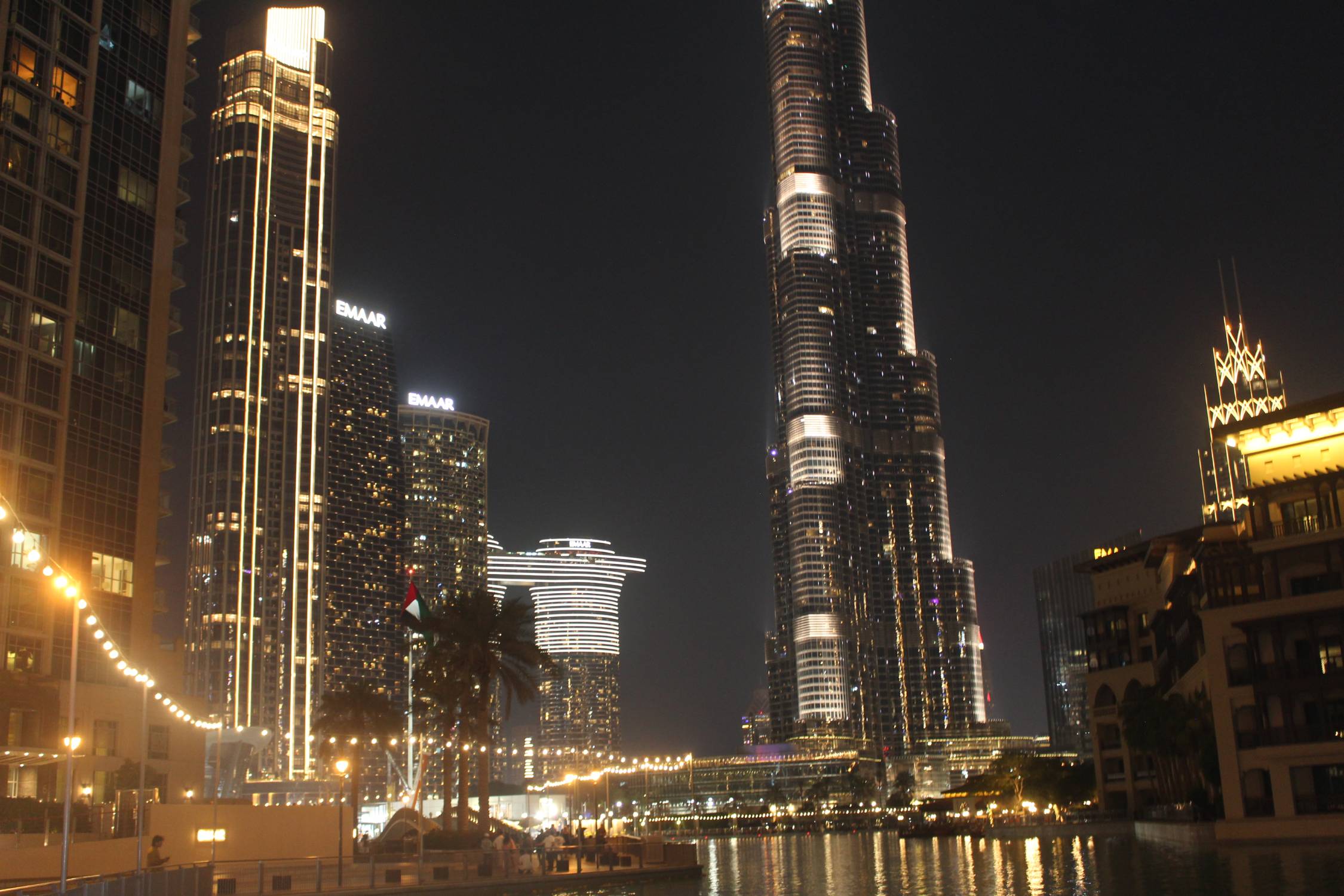 Duba&iuml;, Burj Khalifa, quartier, nuit