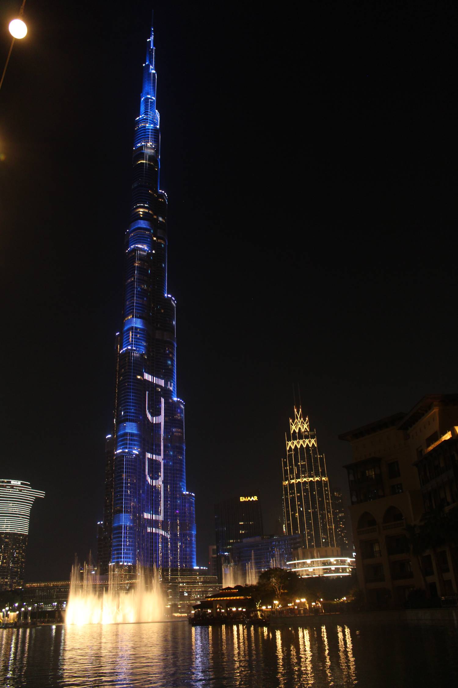 Duba&iuml;, Burj Khalifa, fontaines, nuit
