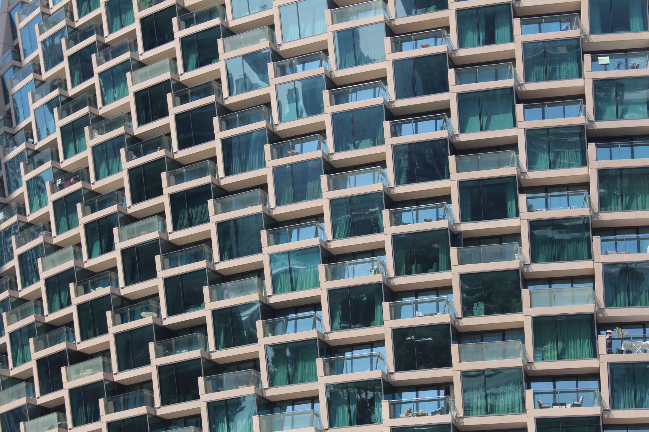 Duba&iuml;, balcons, tour