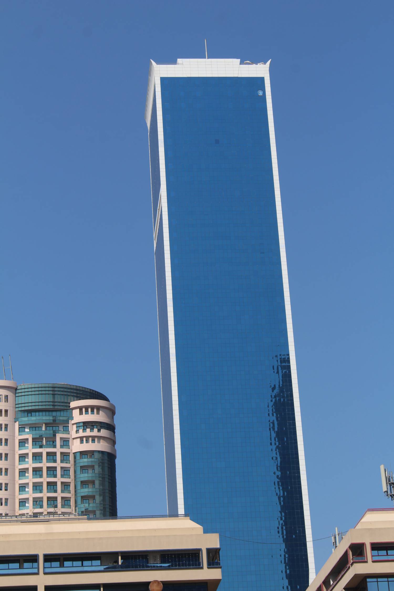 Duba&iuml;, tour Aspin Commercial