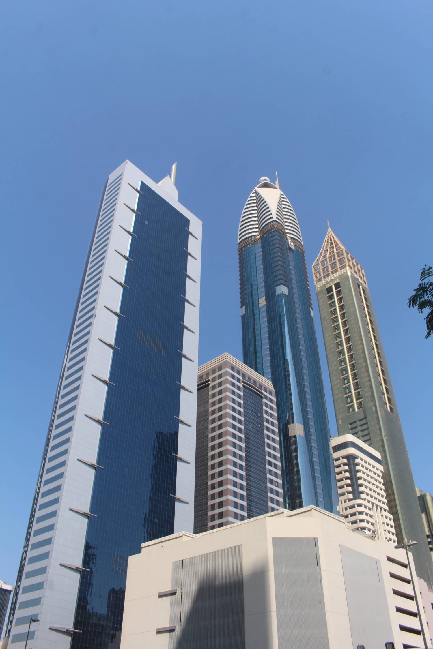 Tours Downtown, Duba&iuml;