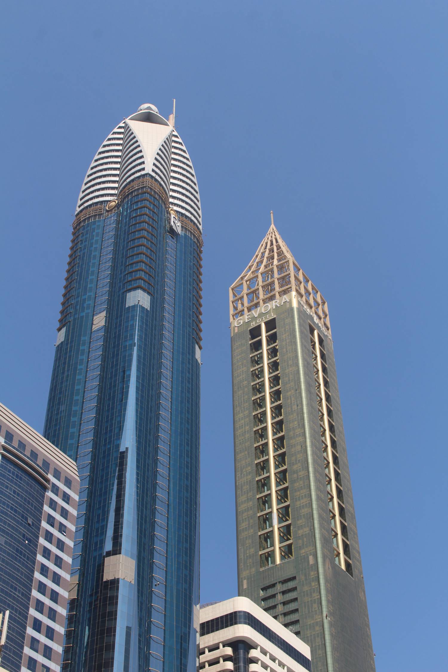Duba&iuml;, tour Rose Tower