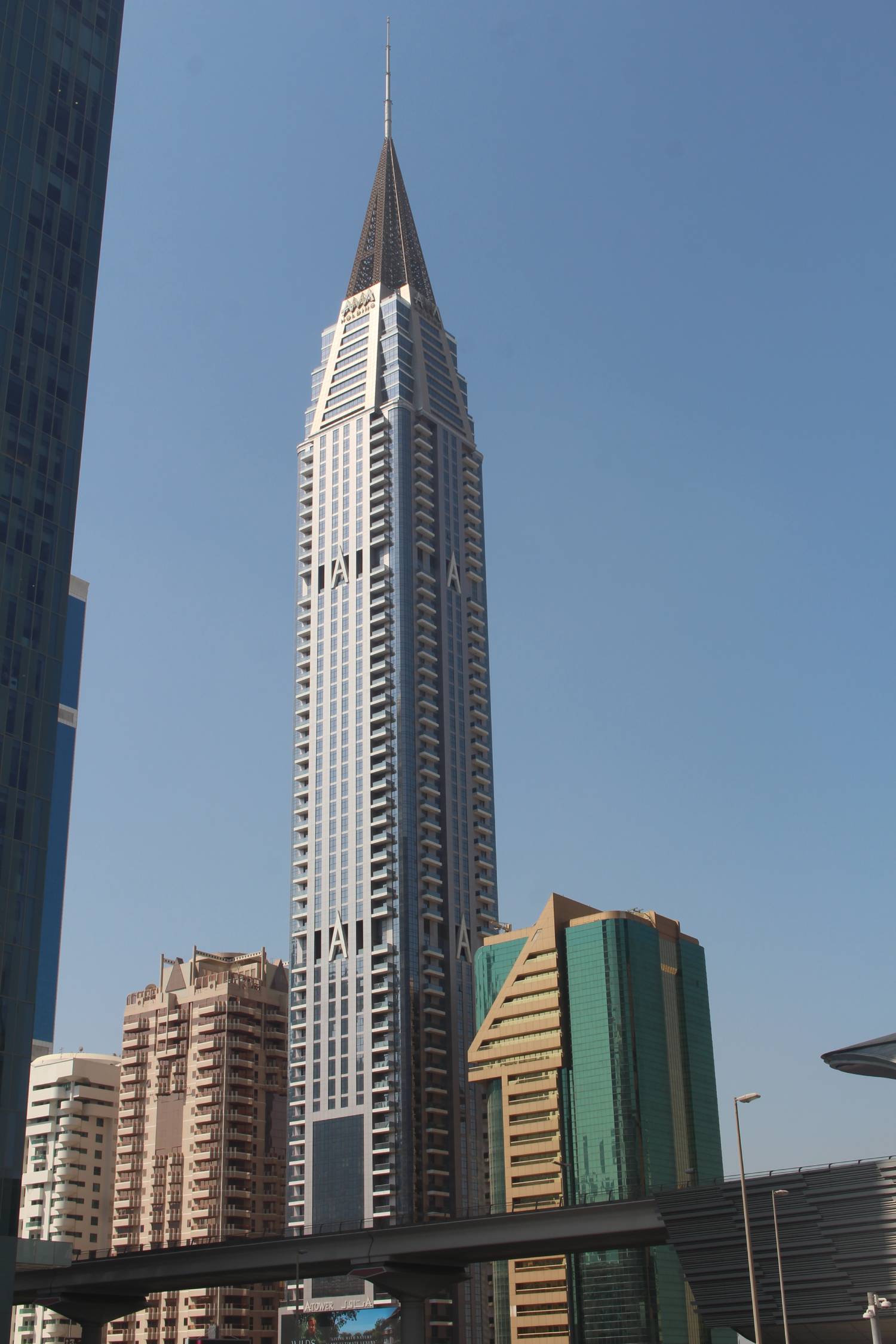 Duba&iuml;, tour AA Tower