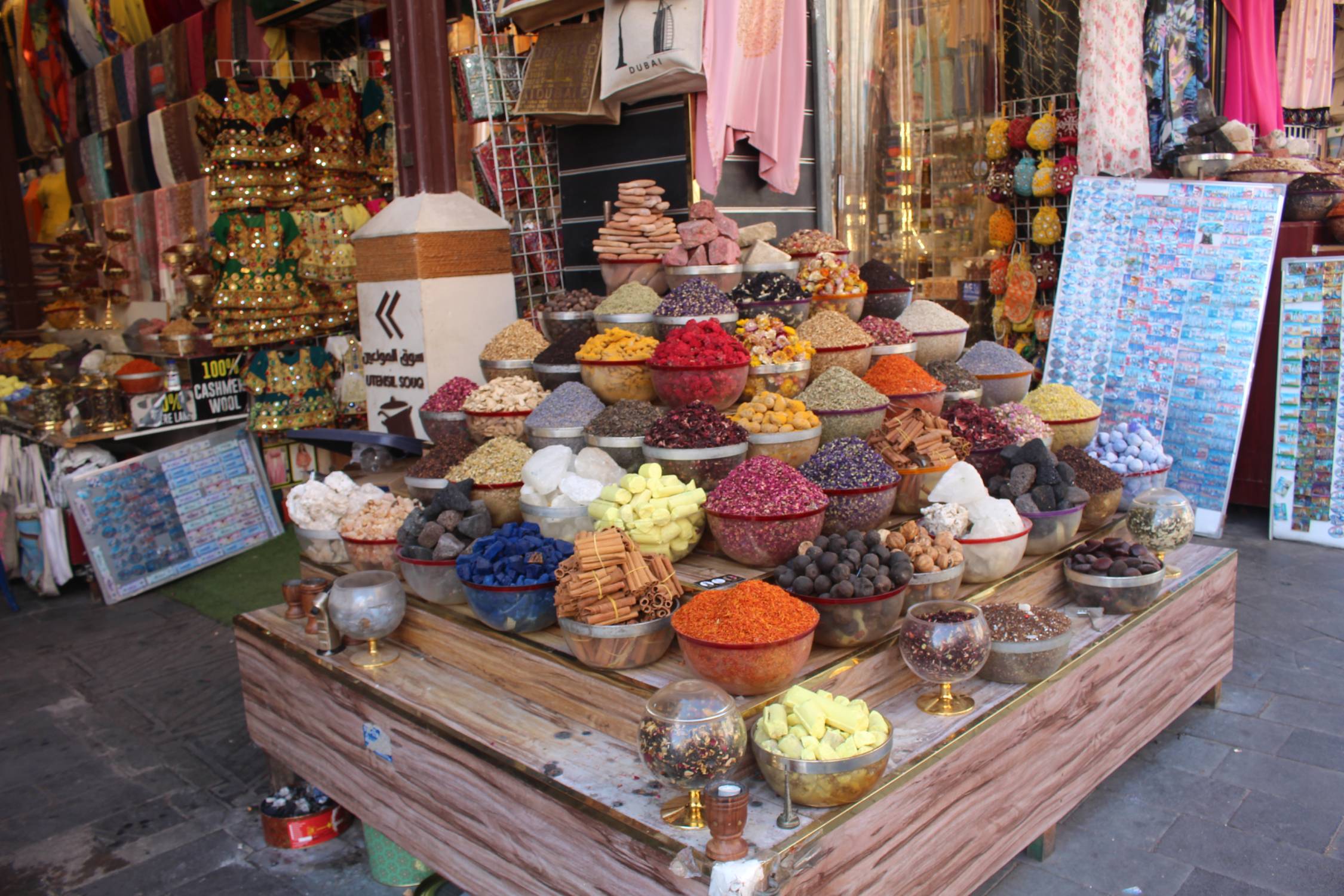 Duba&iuml;, quartier Deira, confiseries