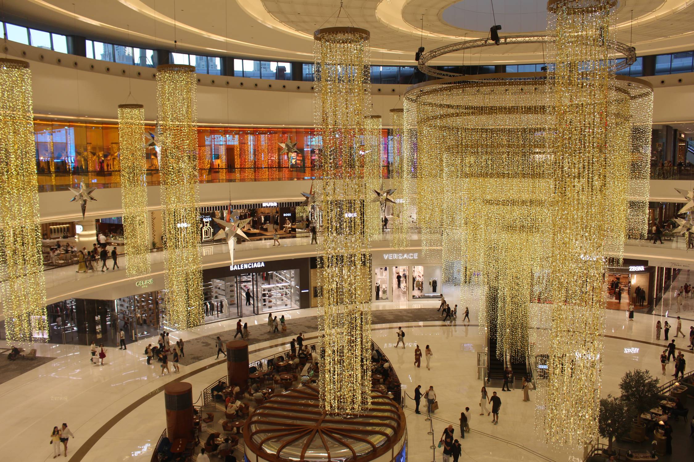 Duba&iuml; Mall, place