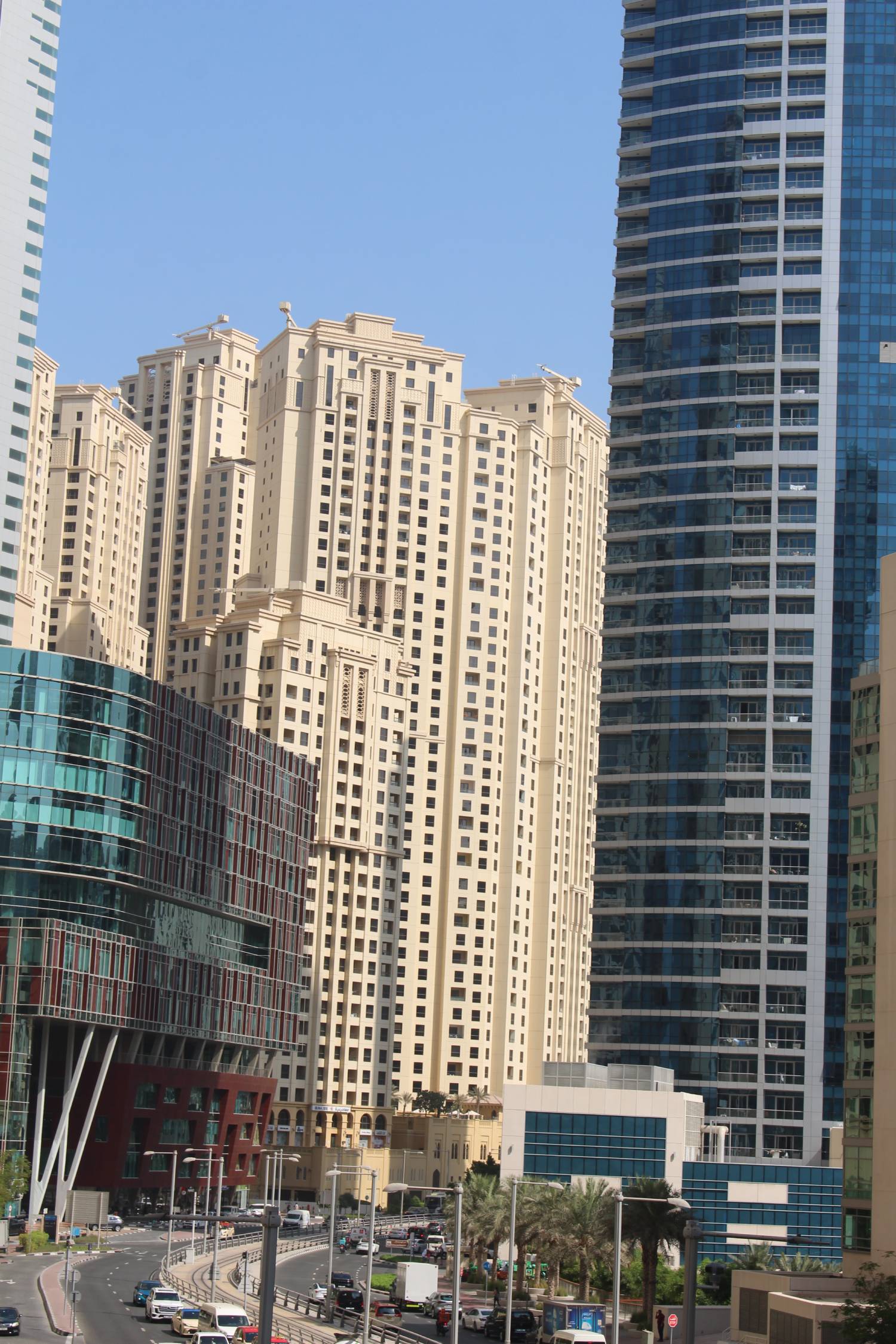 Duba&iuml; Marina, immeubles, avenue