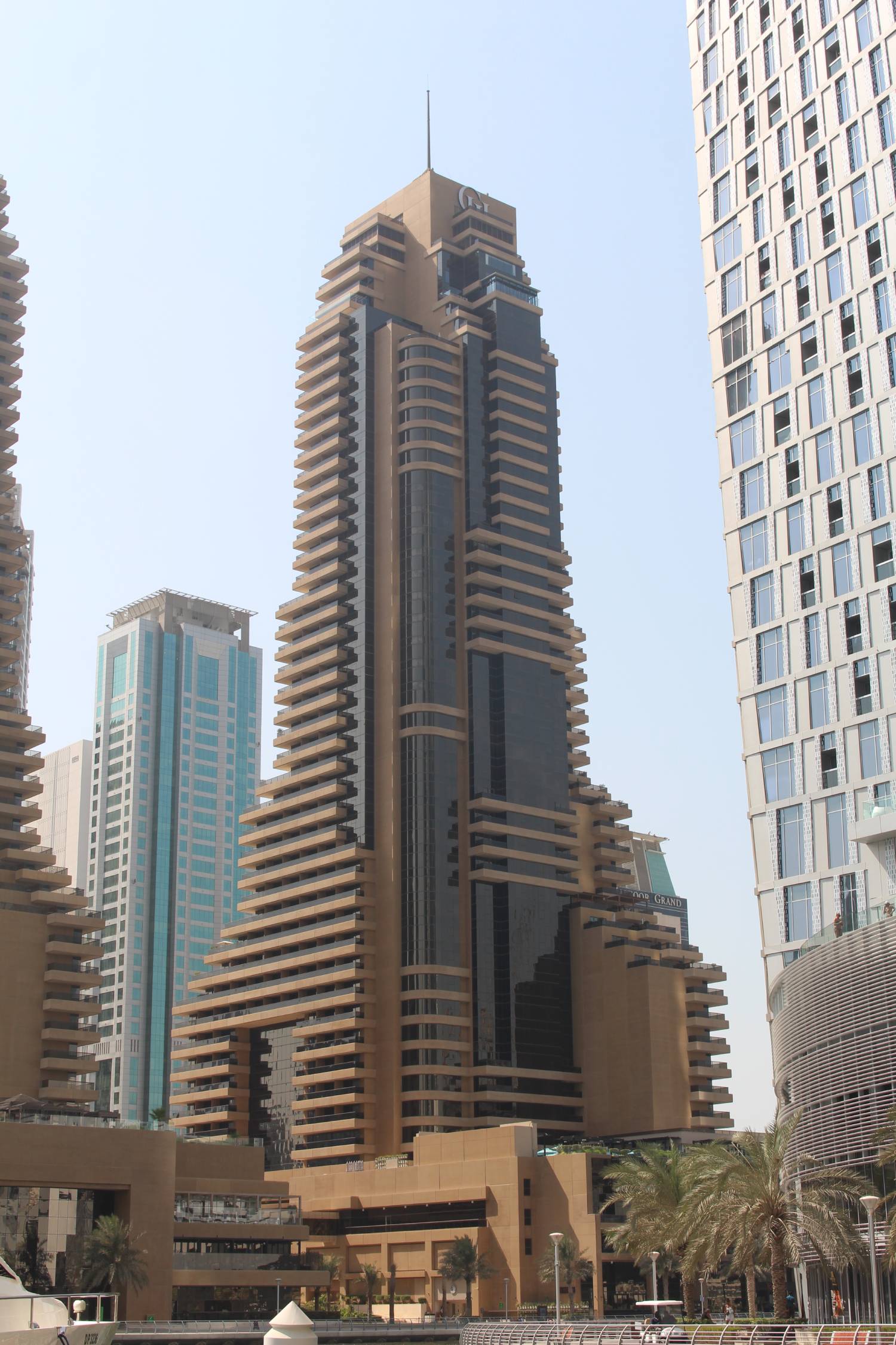 Duba&iuml; Marina, tour Grosvenor House