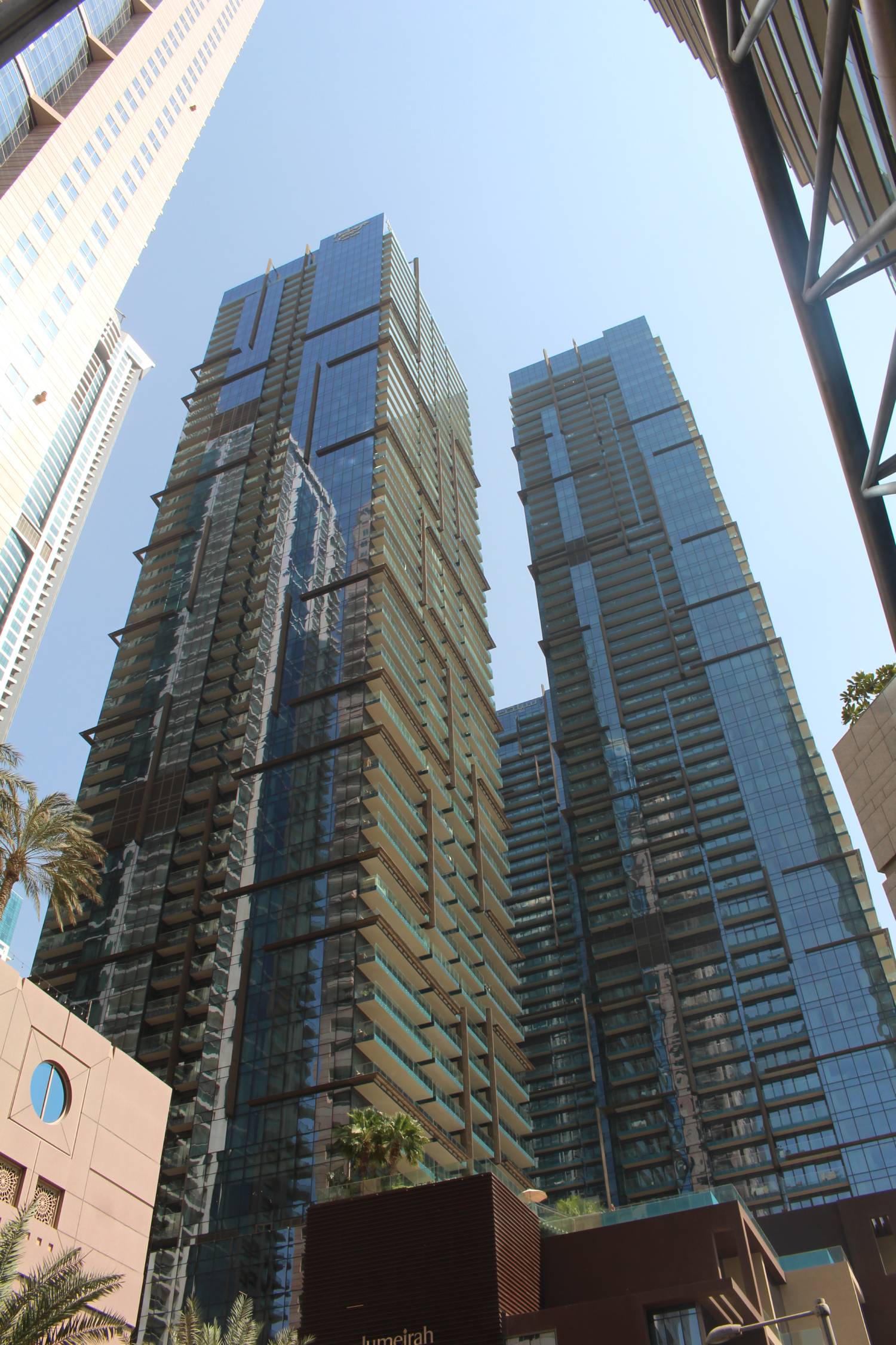 Duba&iuml; Marina, Gate Towers
