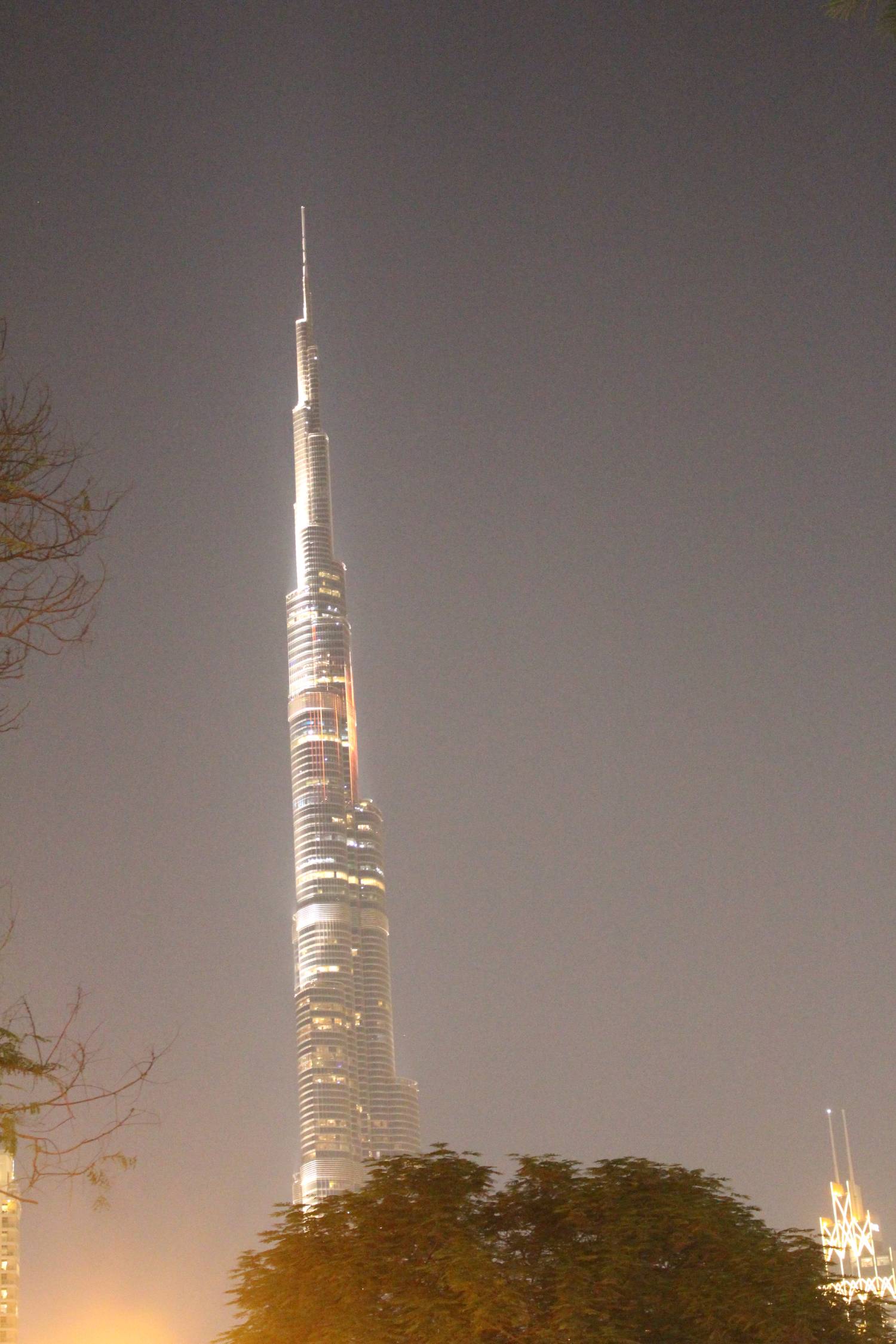 Tour Burj Khalifa, orange