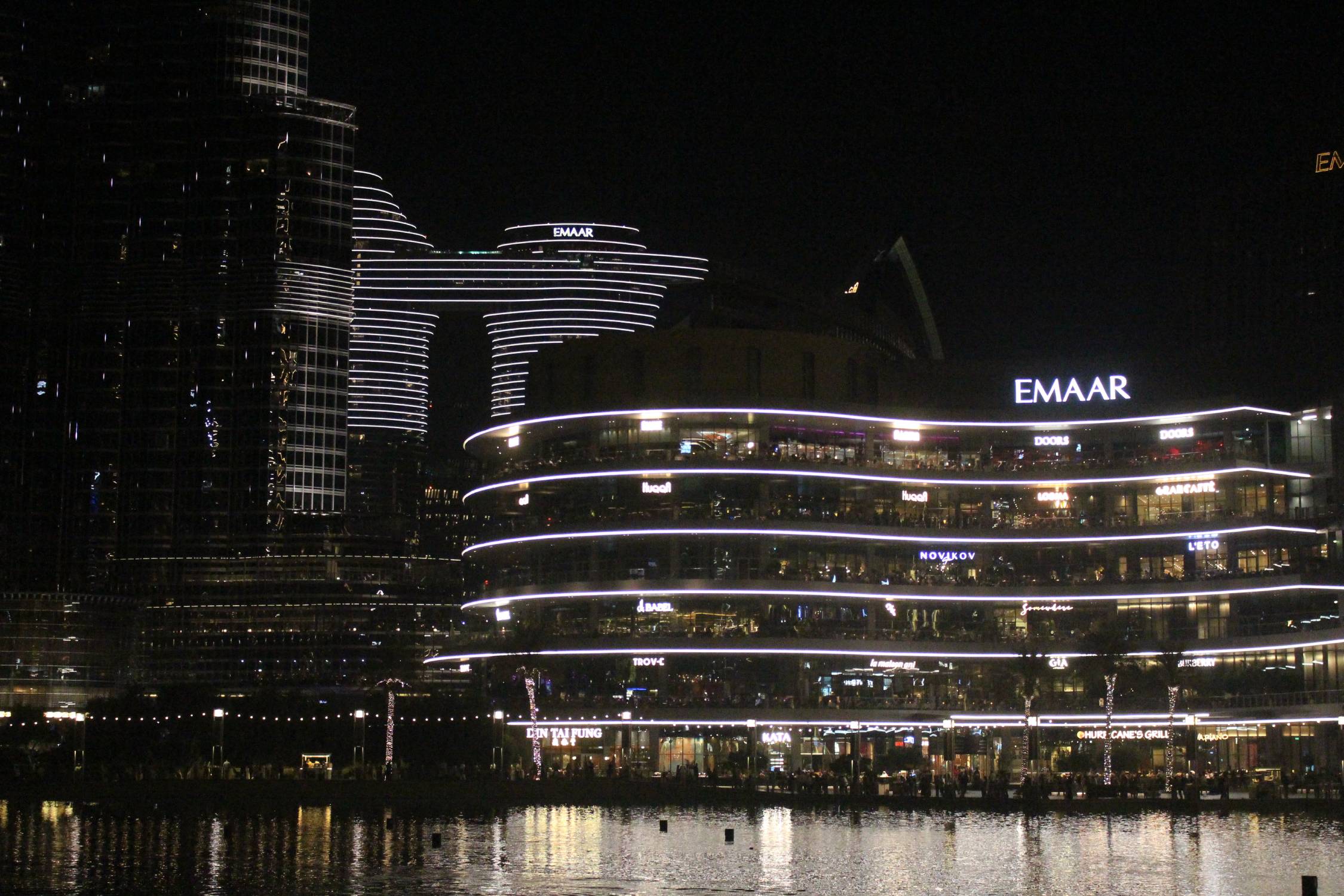 Duba&iuml;, lac, nuit, Burj Khalifa
