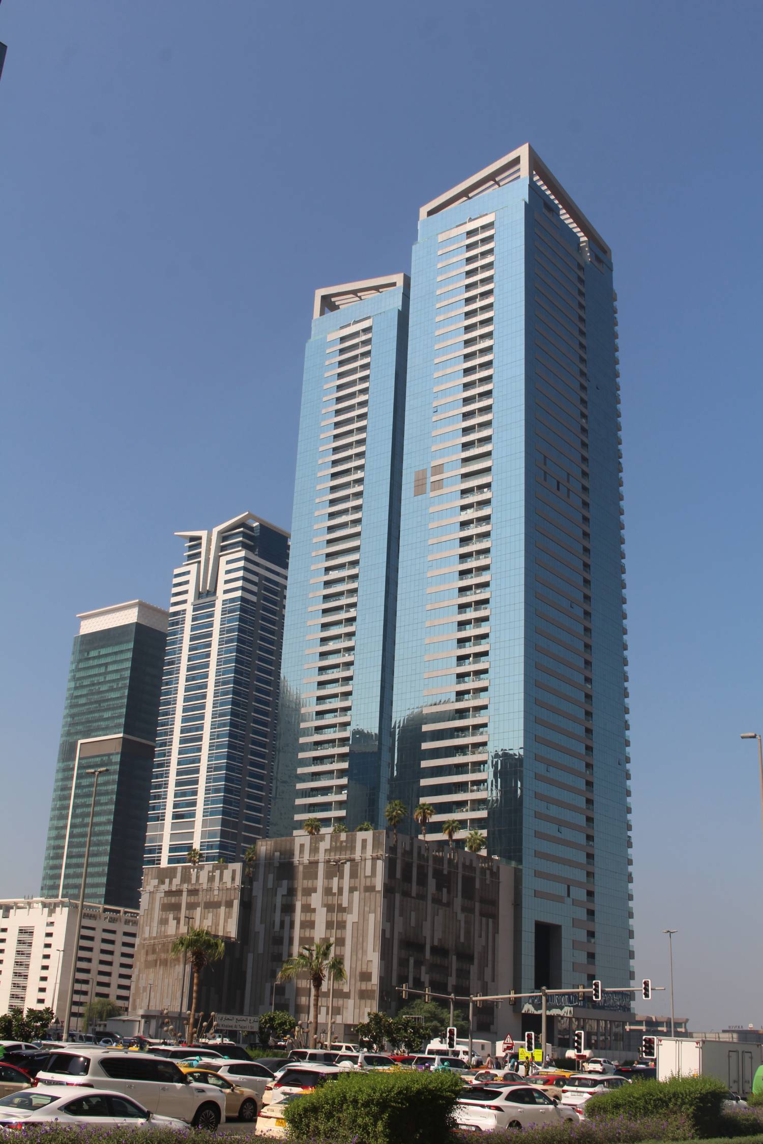 Duba&iuml;, tours Tiara United Towers