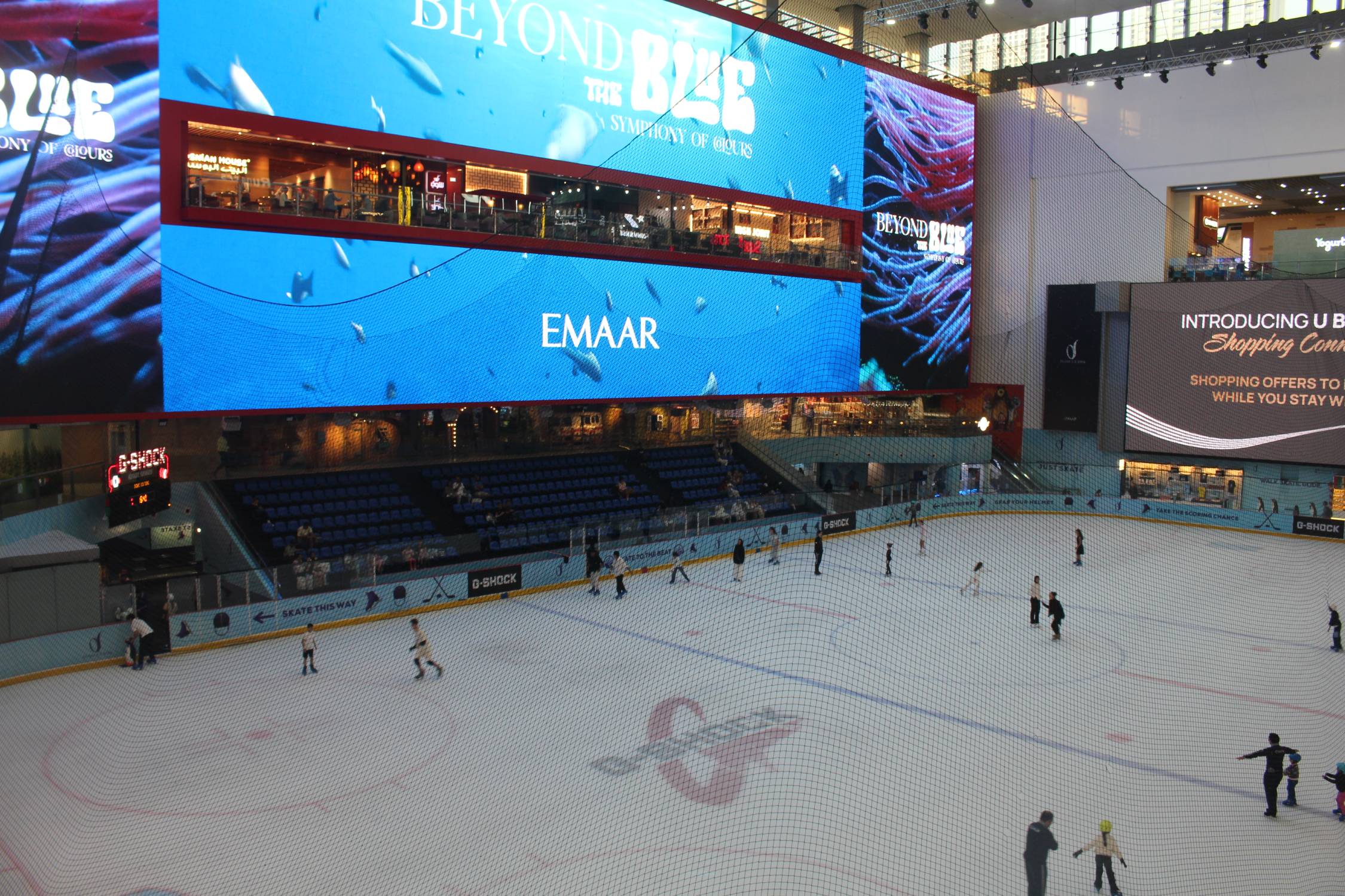 Duba&iuml; Mall, hockey sur glace