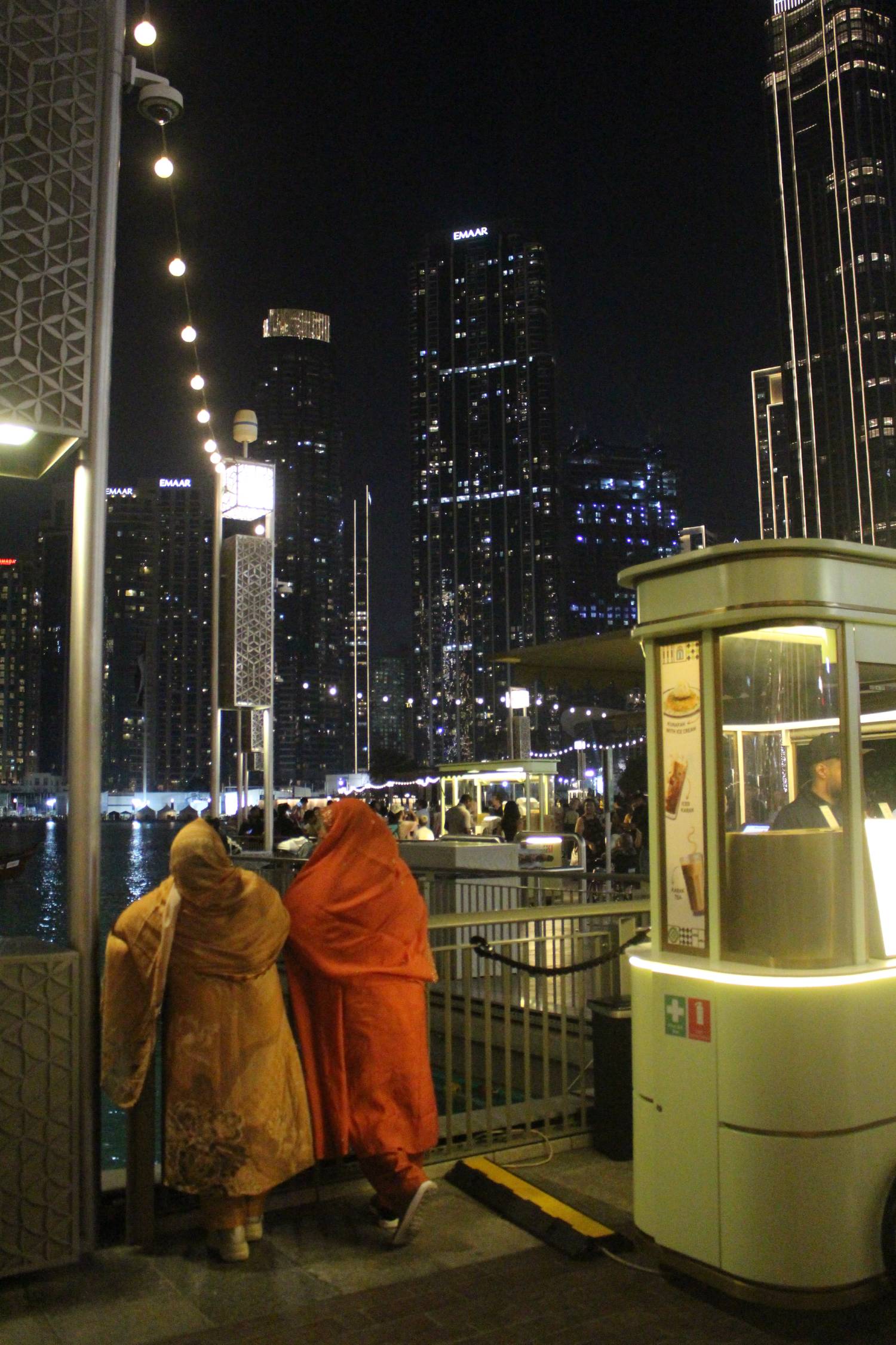 Duba&iuml;, lac Burj Khalifa, femmes