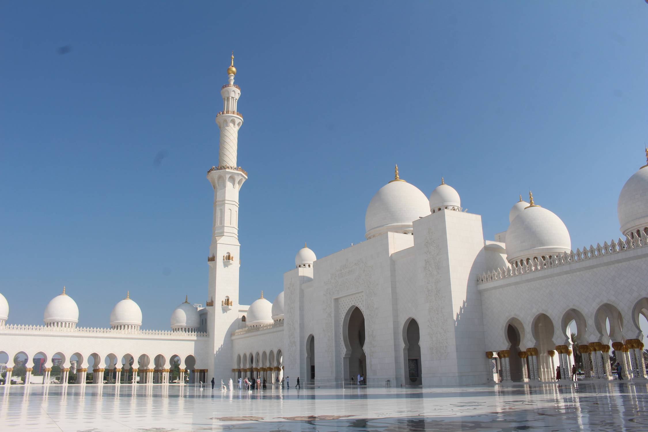 Abou Dhabi, mosqu&eacute;e Cheikh Zayed, cour