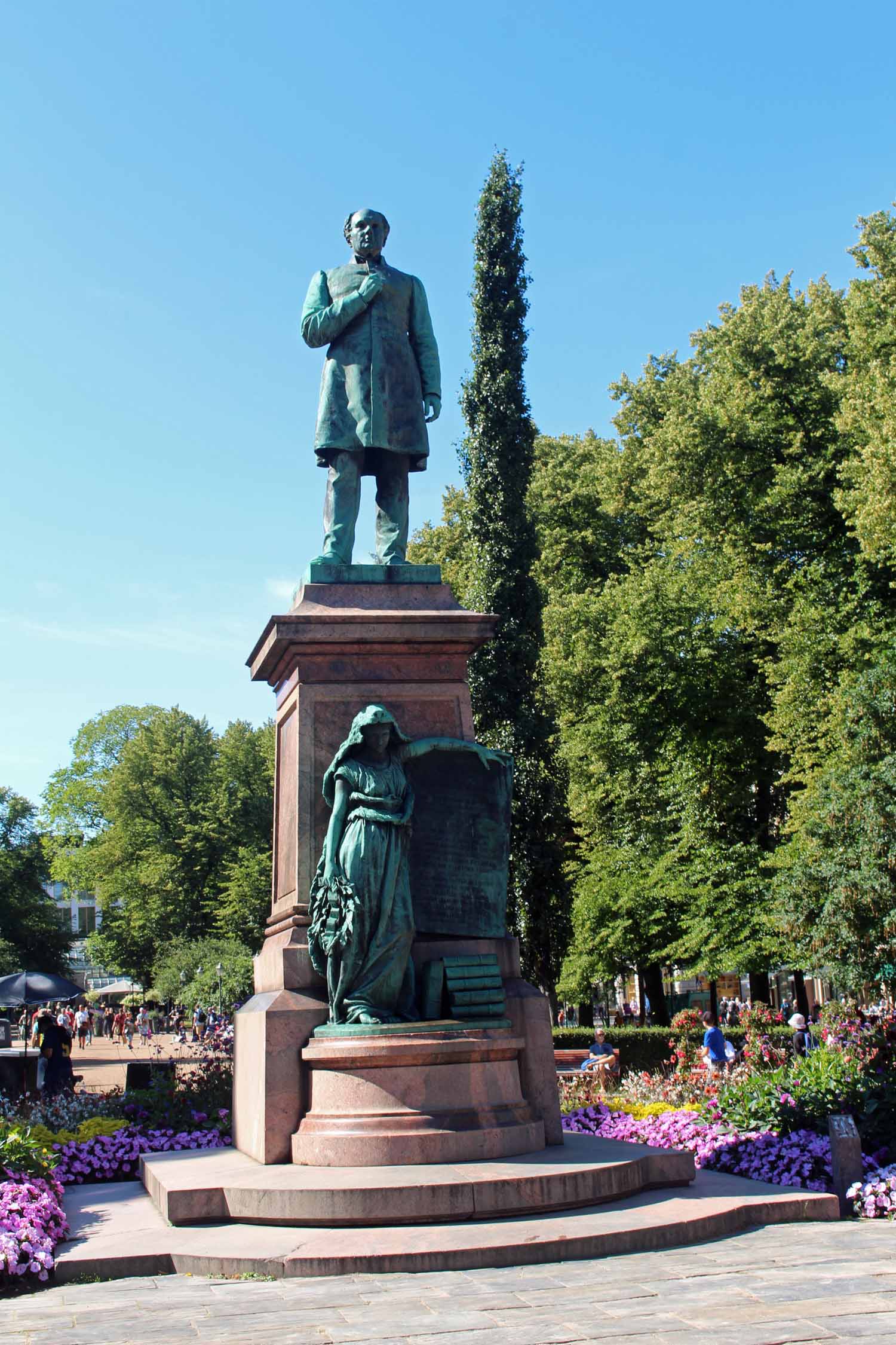 Helsinki, esplanade, statue de JL Runeberg