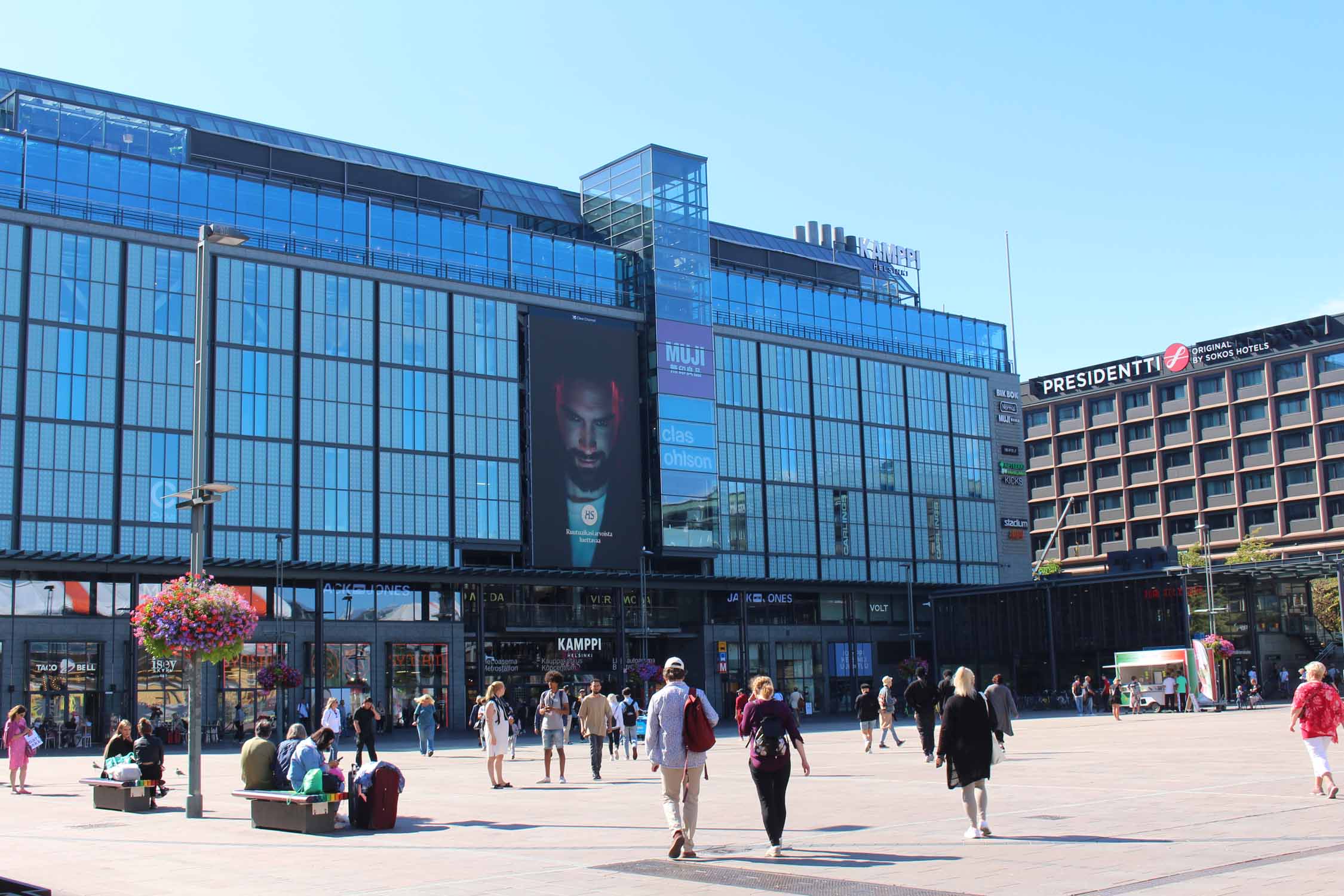 Helsinki, place Kamppi Center