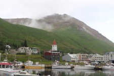 Islande, Siglufj&ouml;rdur, paysage, &eacute;glise