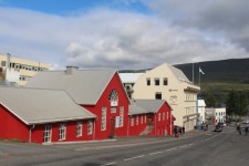 Islande, Akureyri, b&acirc;timent color&eacute;