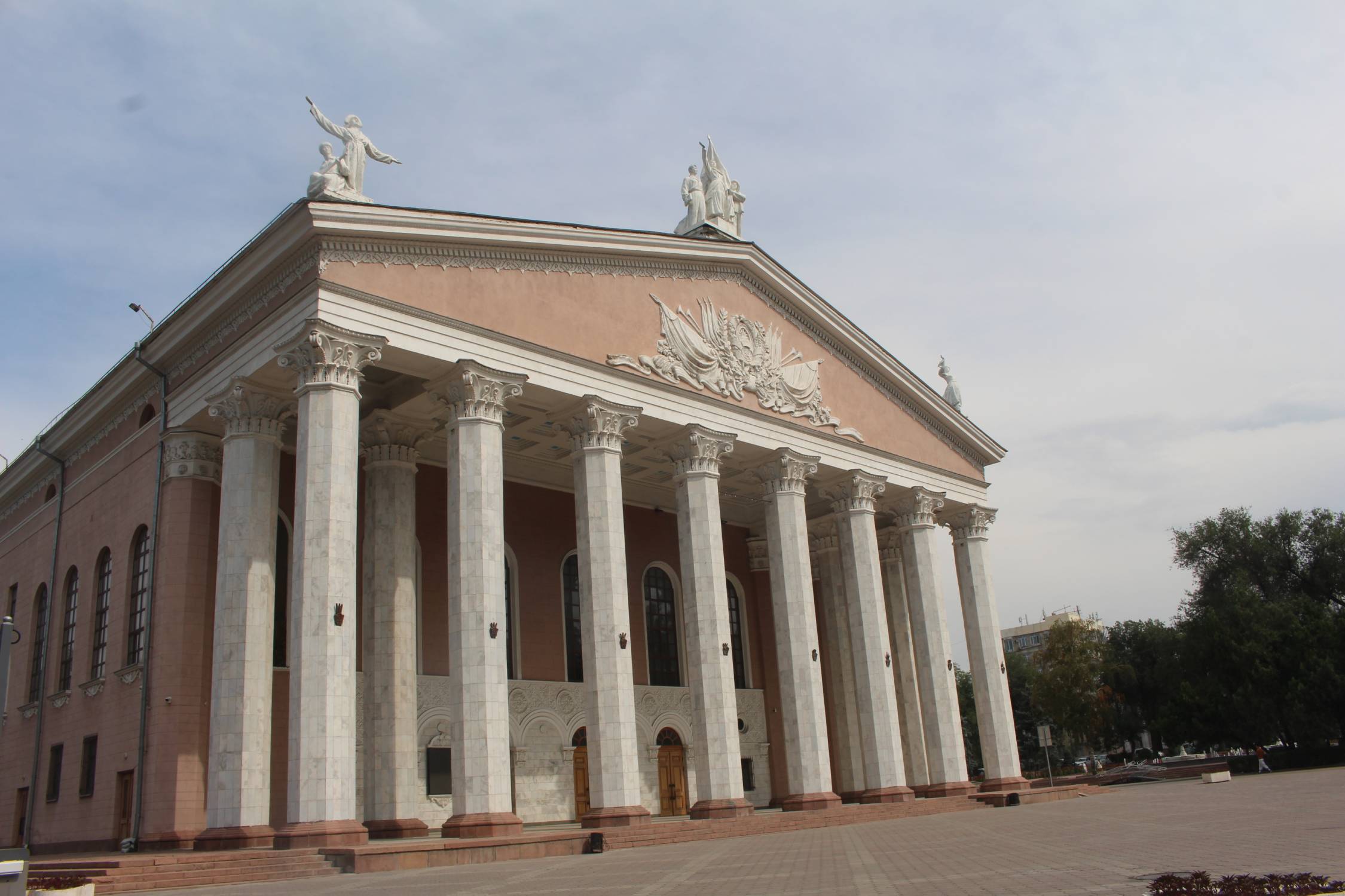 Bichkek, th&eacute;&acirc;tre