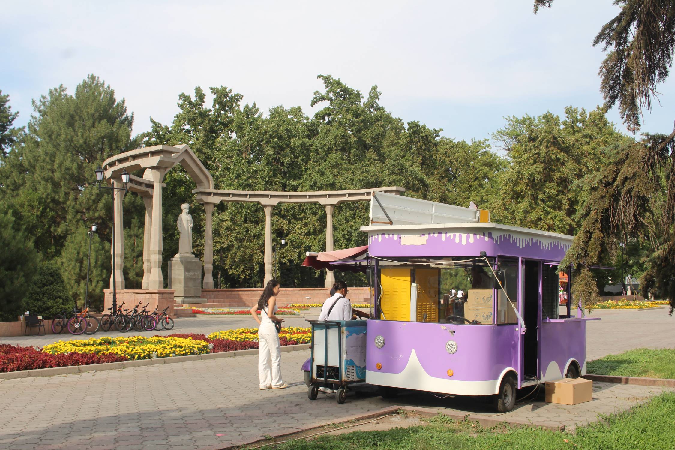 Bichkek, statue Kurmanzhan Datka