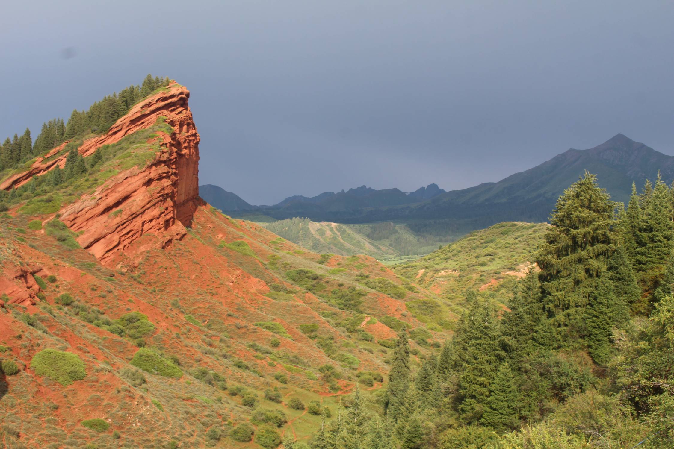 Jeti-&Ouml;g&uuml;z, falaise, paysage