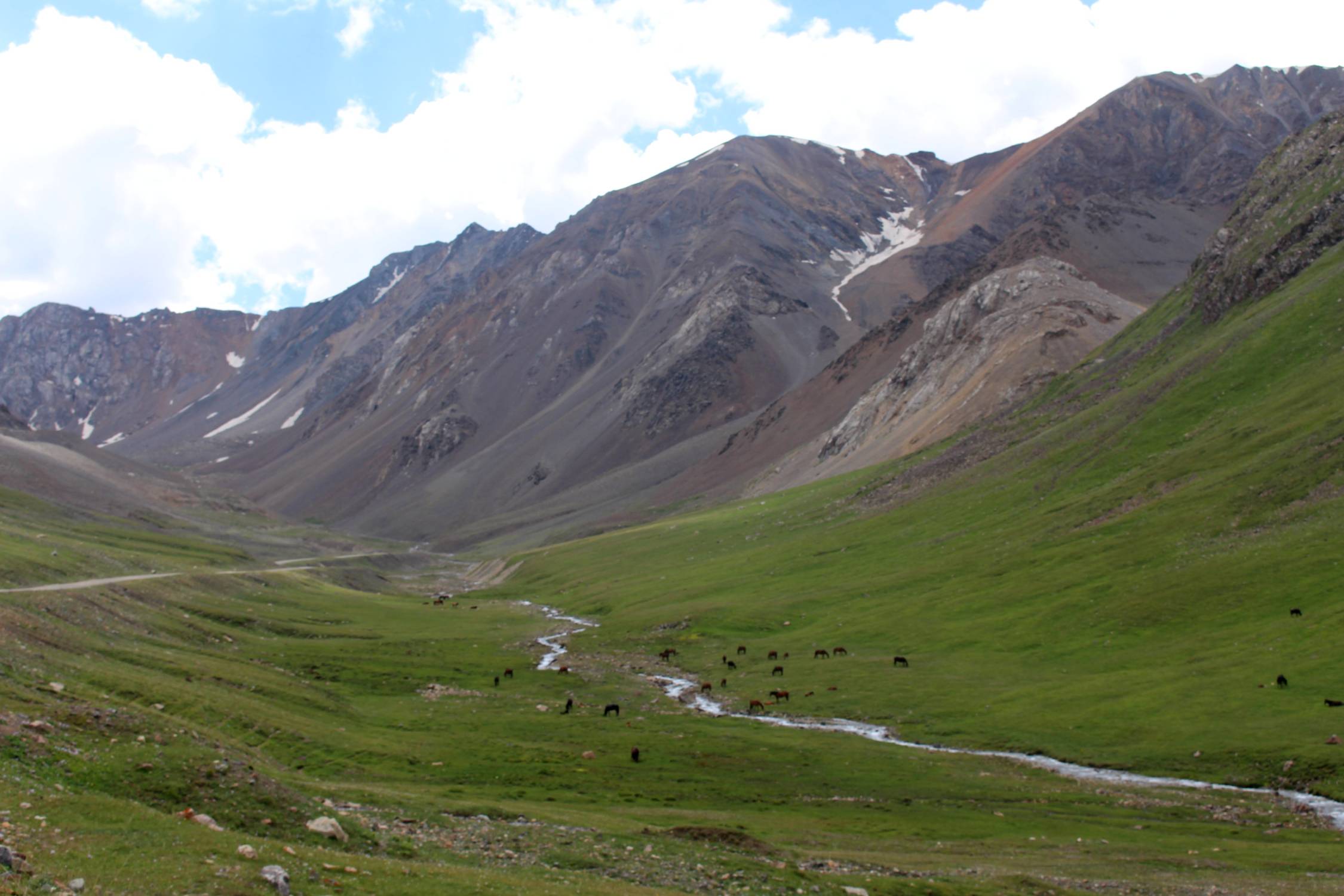 Col de Chon Ashuu, rivi&egrave;re