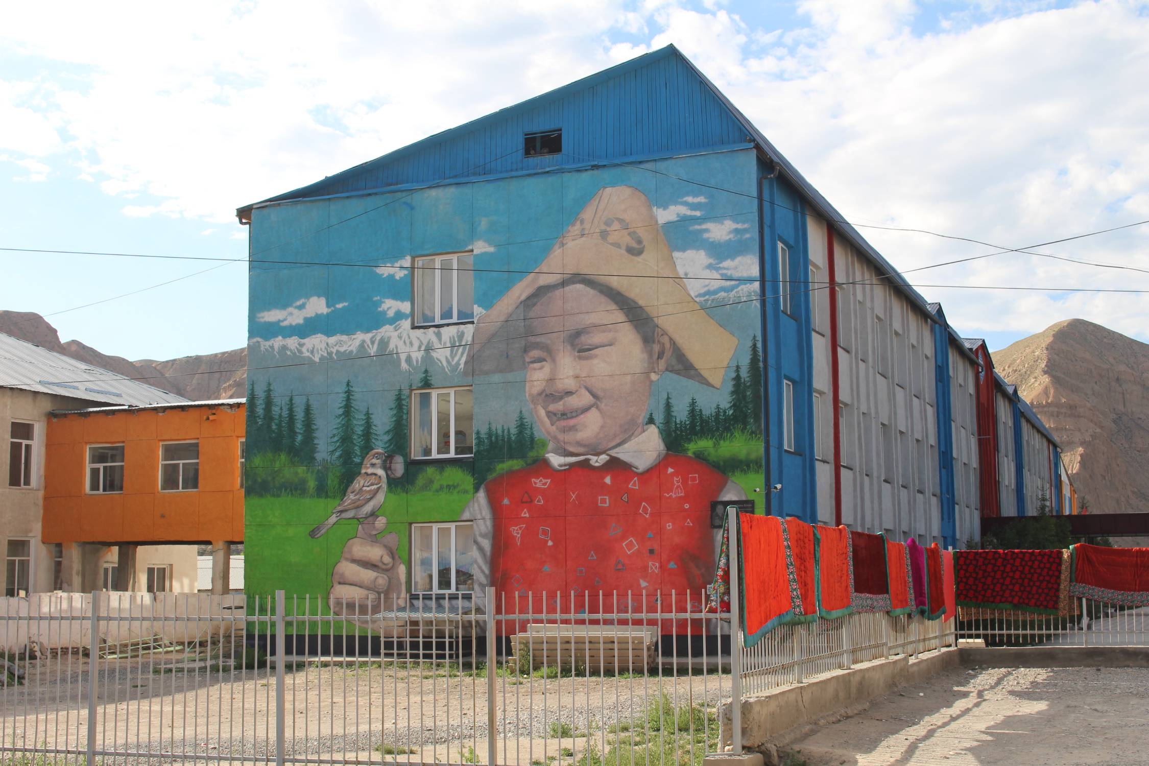 Naryn, fresque mur