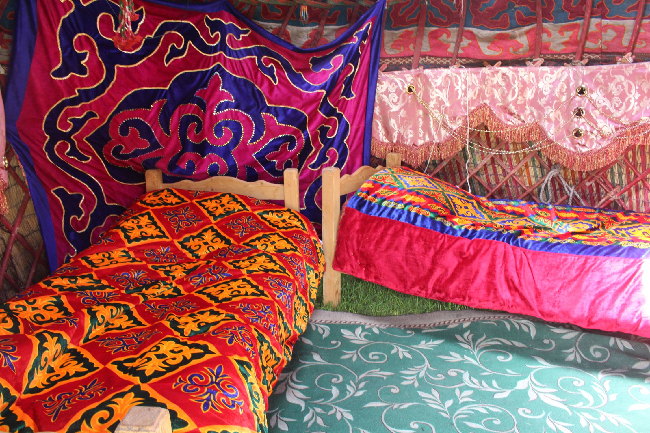 Tach Rabat, yourte int&eacute;rieur