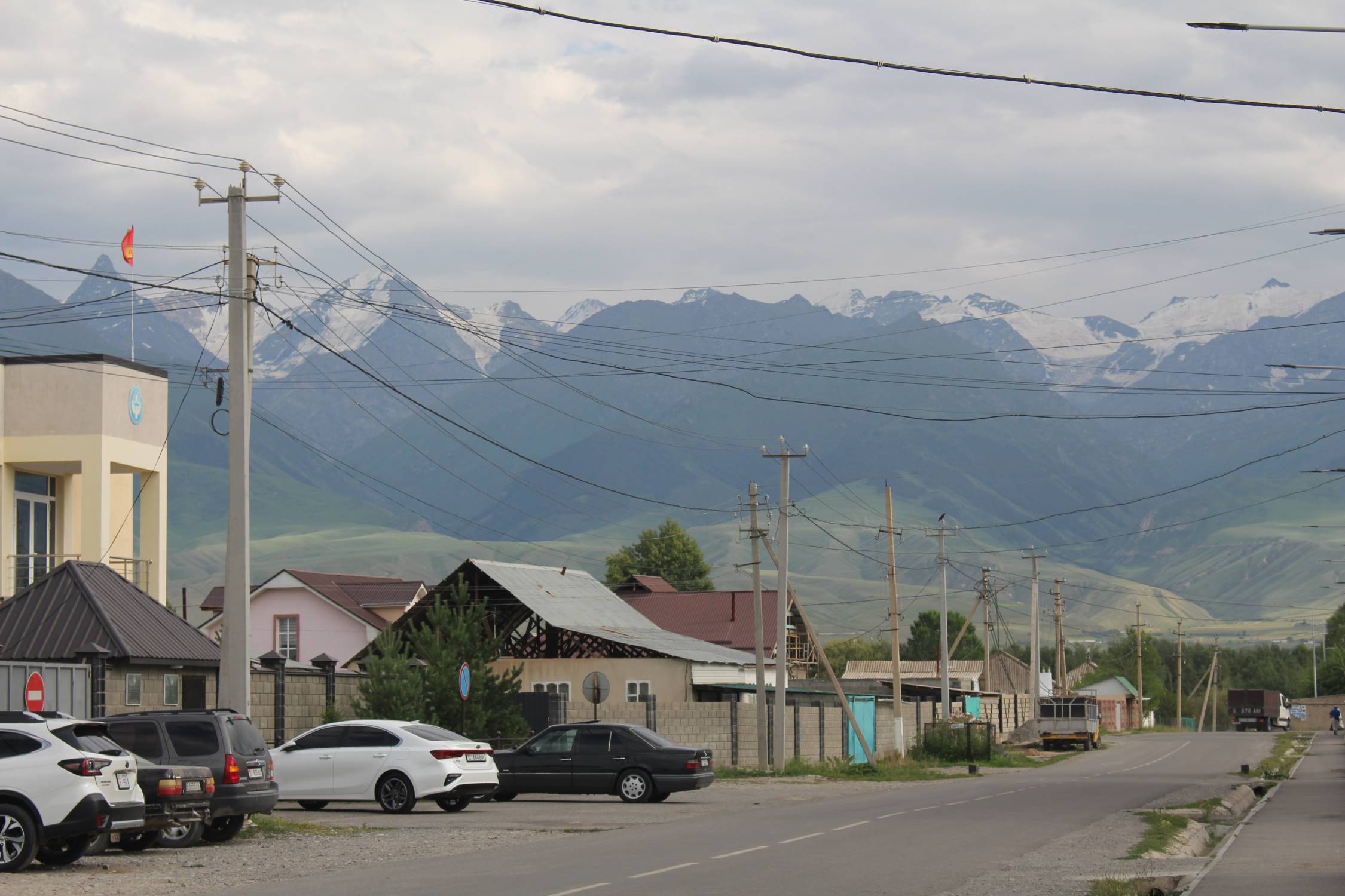 Naryn, rue, montagnes