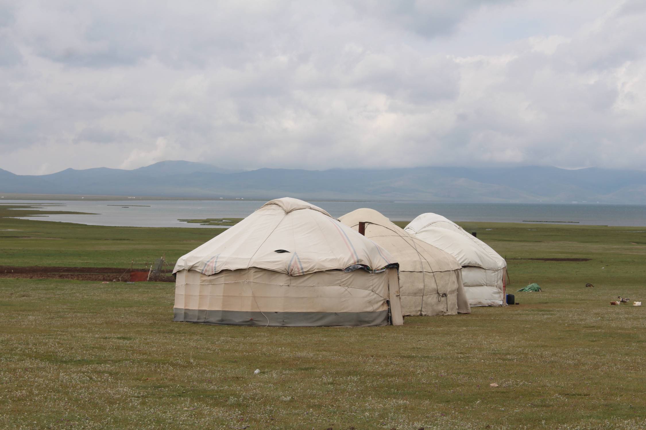 Lac Son-Koul, yourtes, paysage