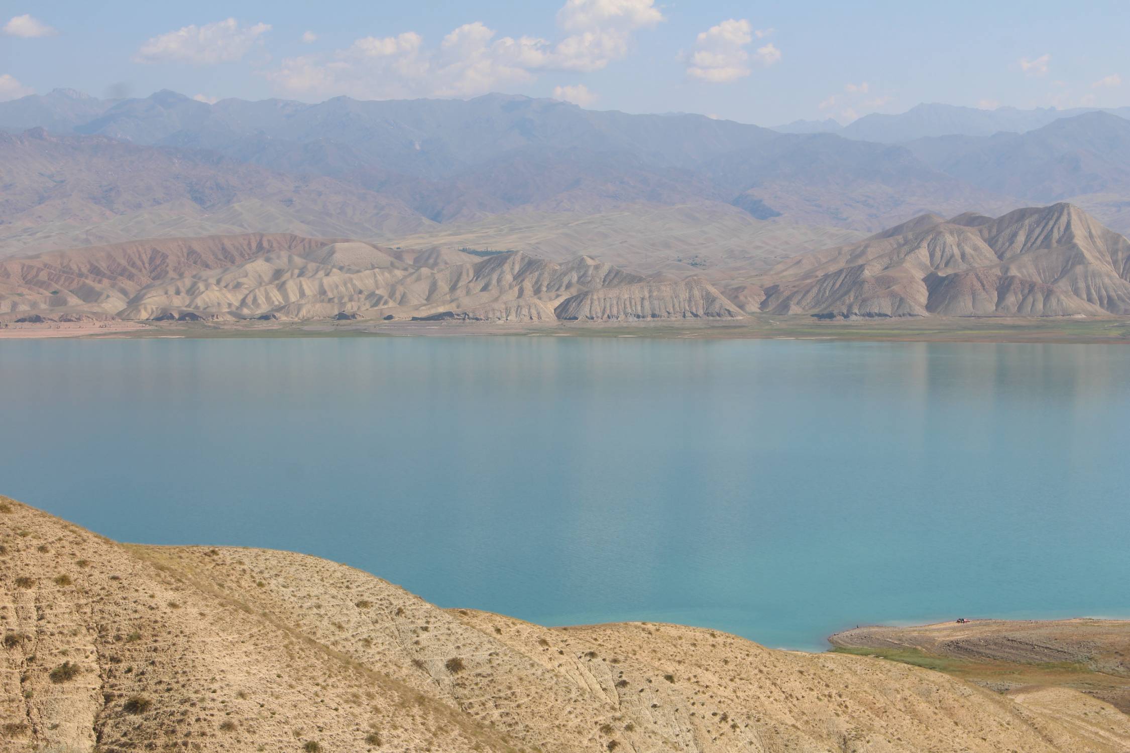 Lac de Toktogoul, paysage