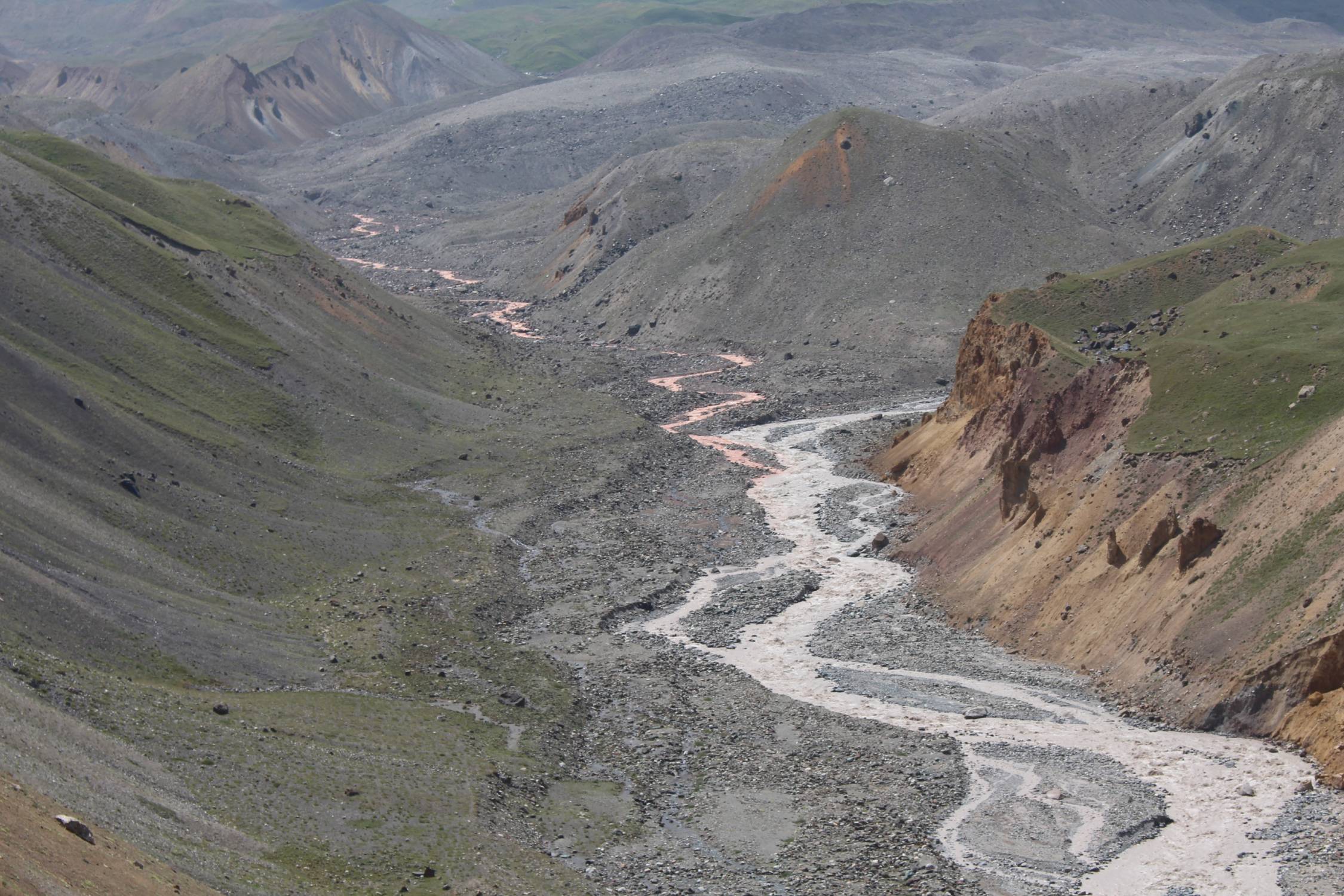 Rivi&egrave;re Achik Tash
