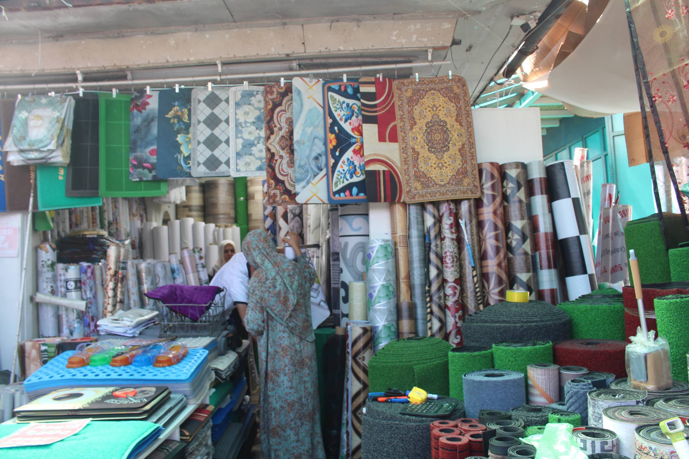 Uzgen, bazar, tissus