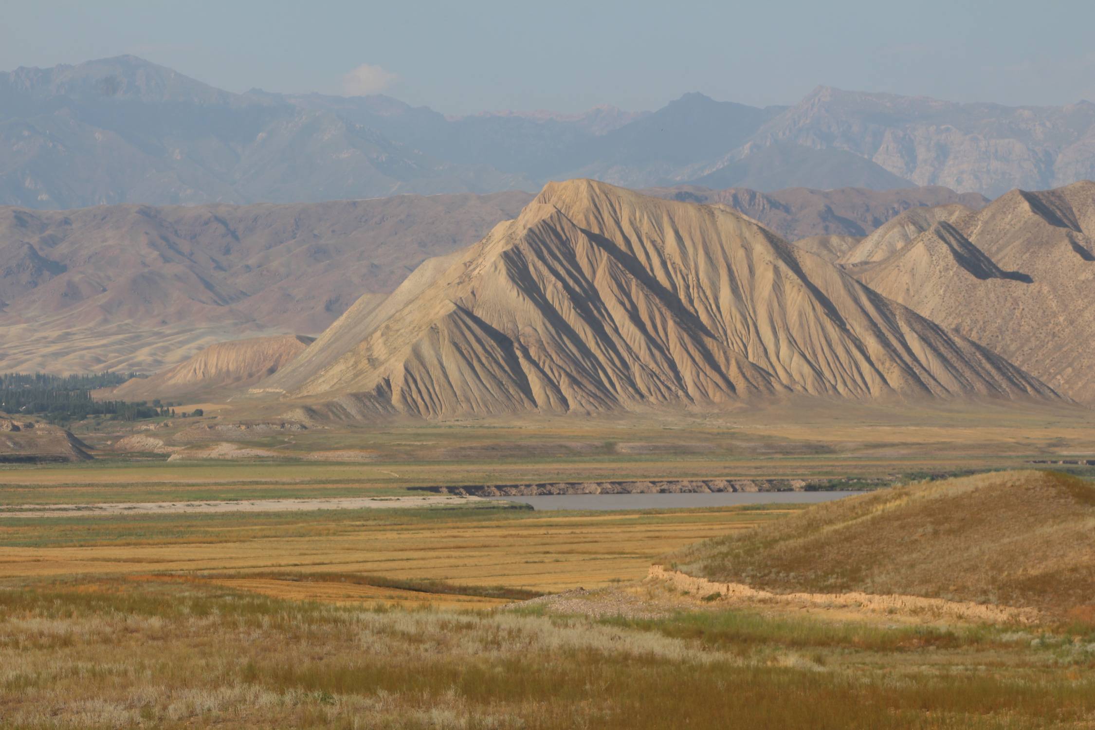 Kara Jigan, montagne color&eacute;e