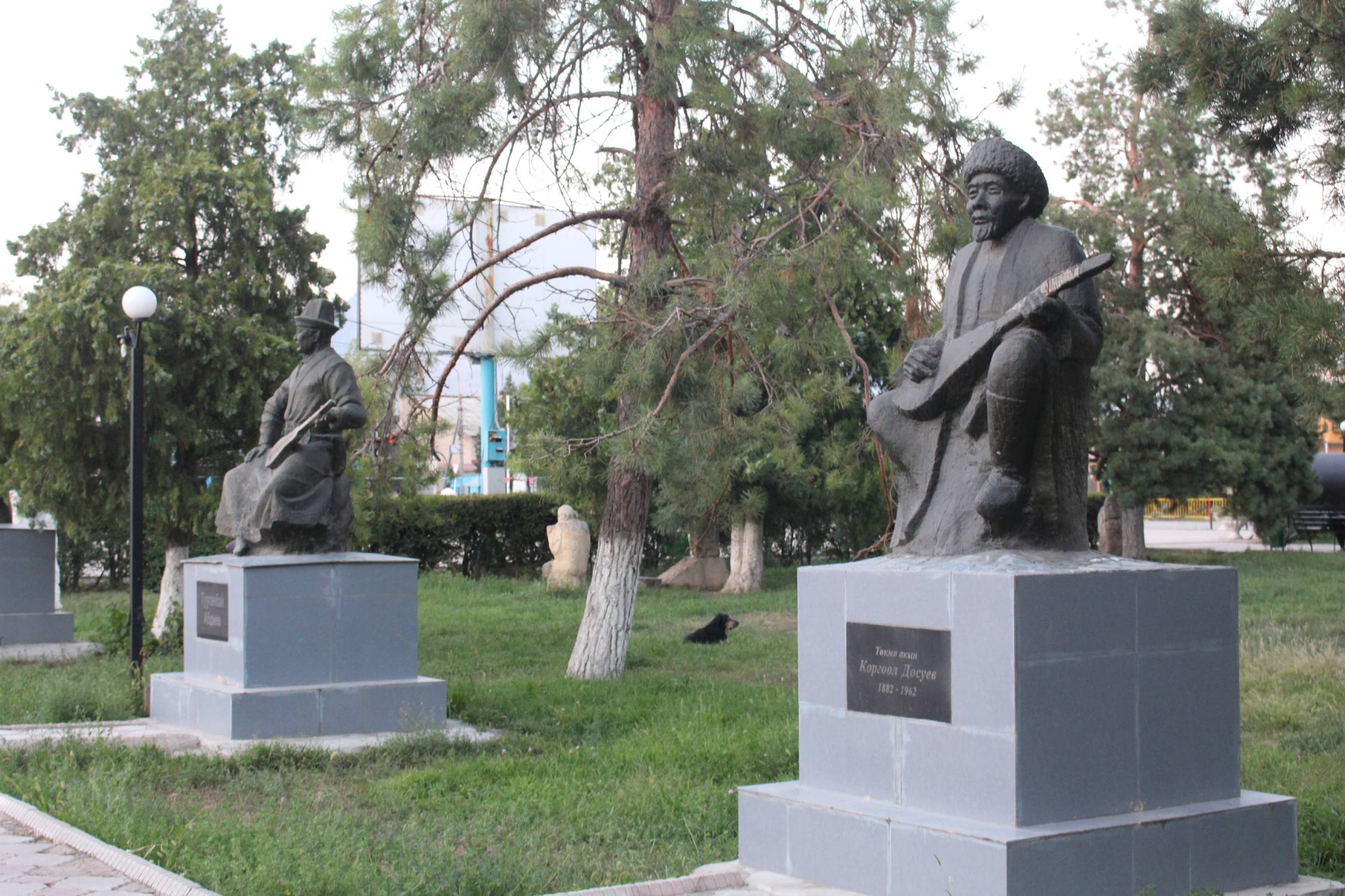 Toktogoul, statue