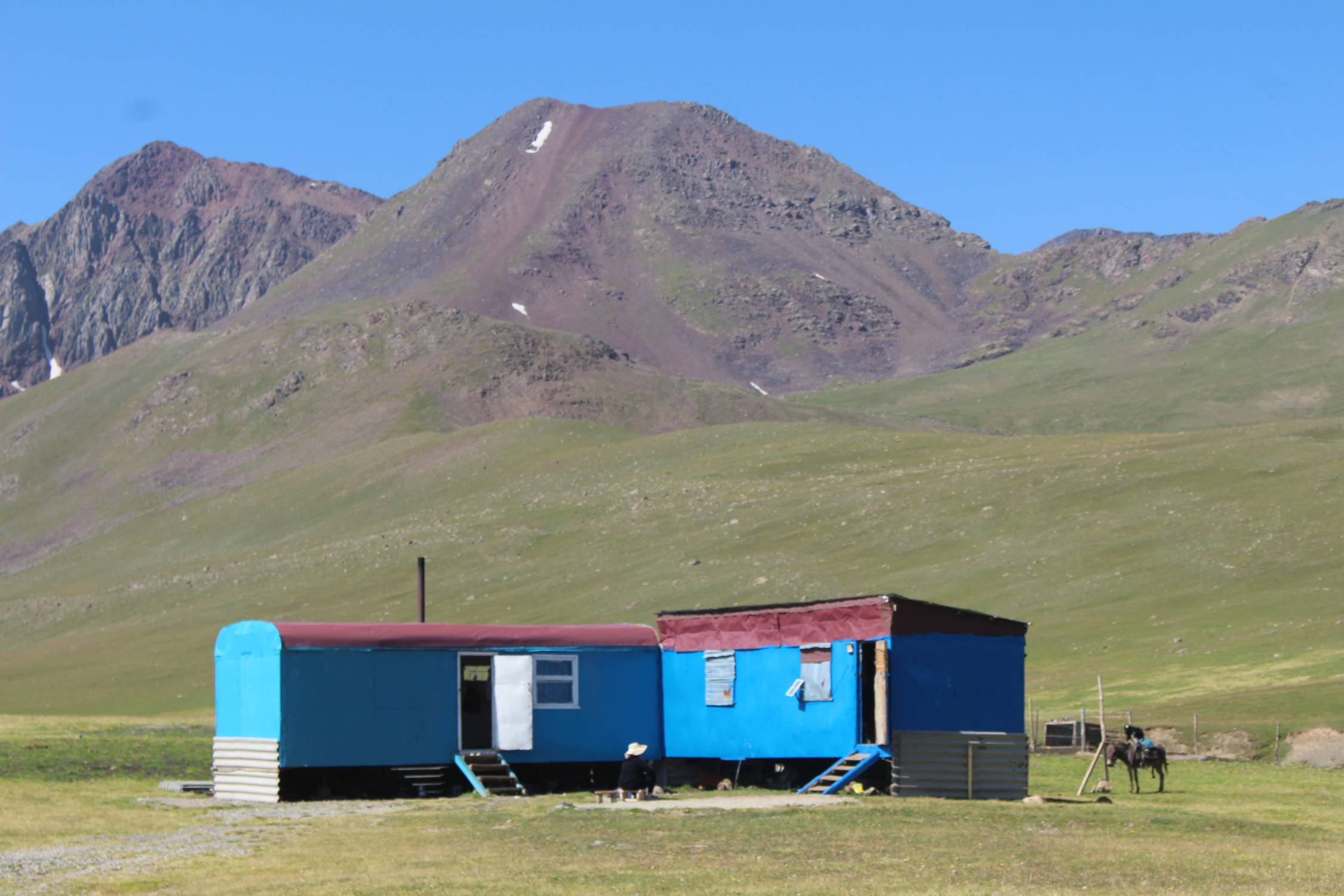 Col de Ala Bel Ashuu, roulottes