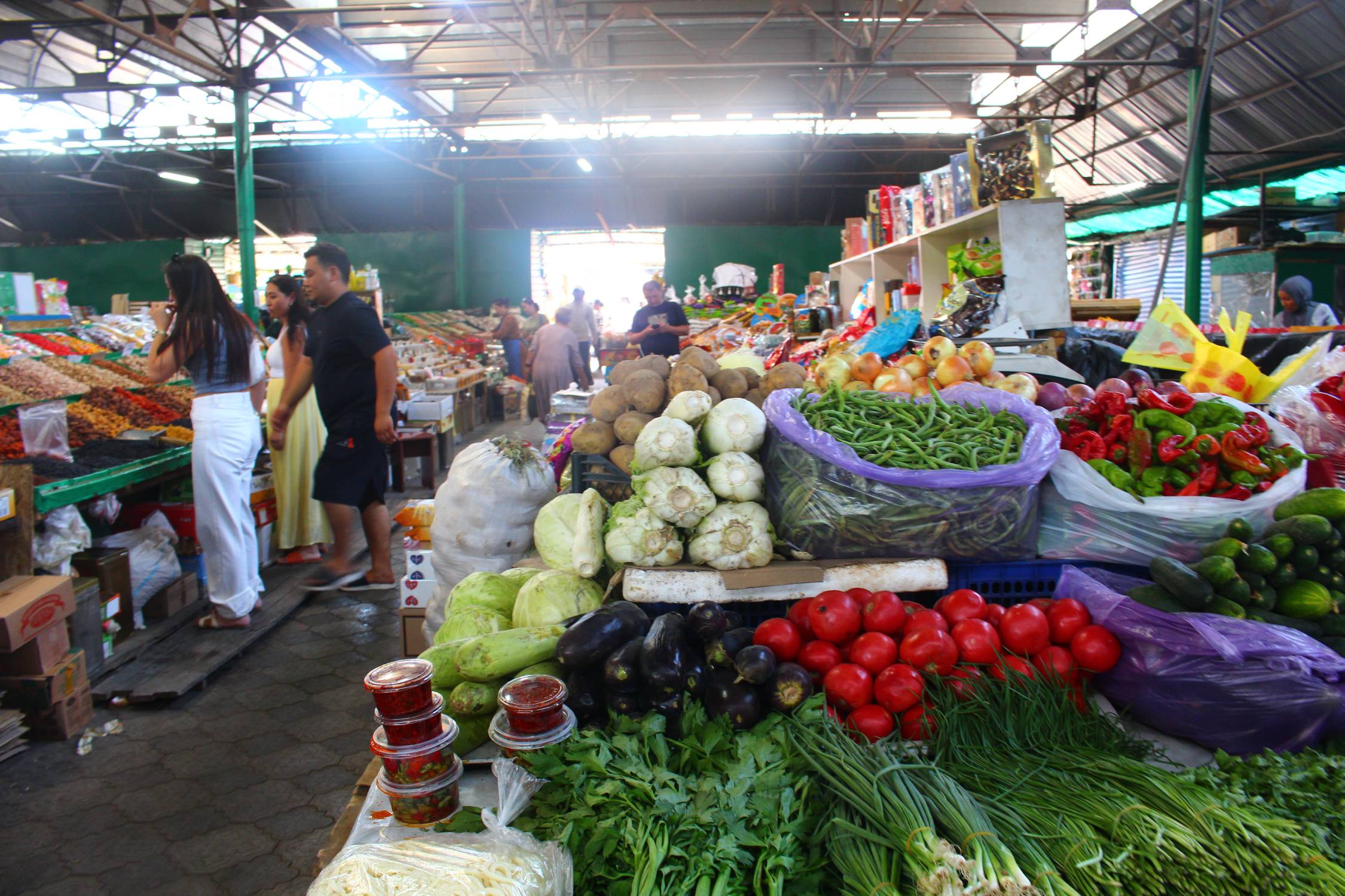 Bichkek, bazar Och, l&eacute;gumes