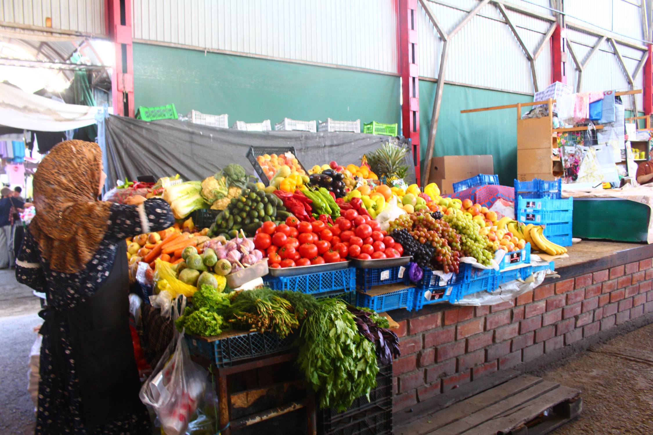 Bichkek, bazar Och, fruits
