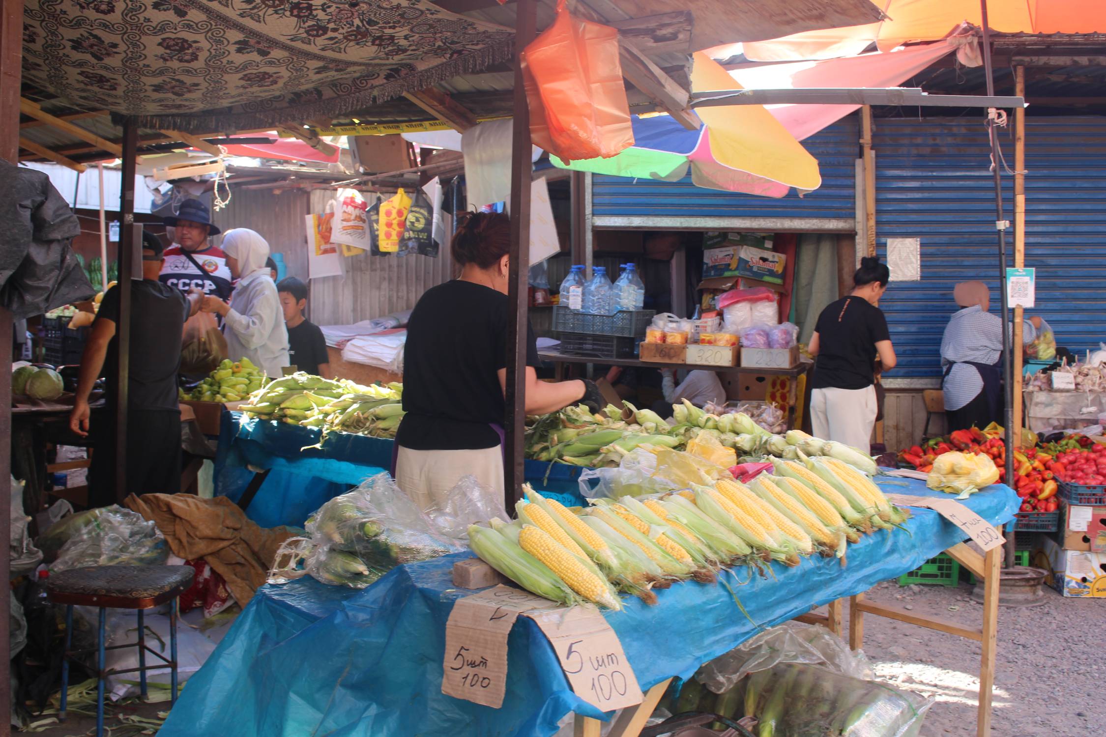 Bichkek, bazar Och, mais