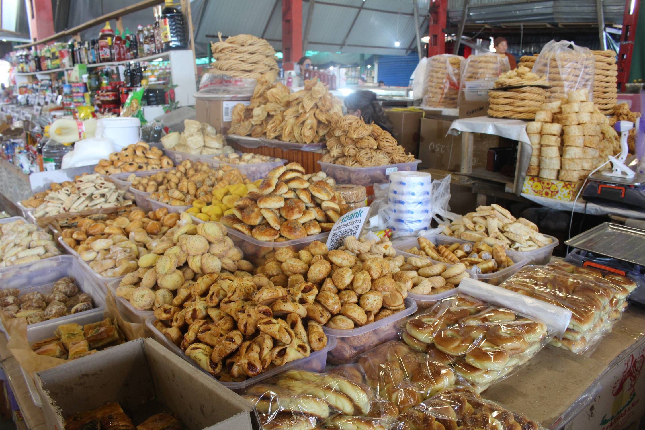 Bichkek, bazar Och, p&acirc;tisseries