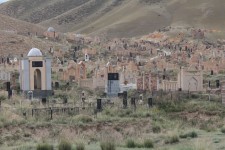 Naryn, cimeti&egrave;re