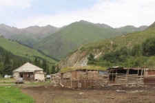 Eki Naryn, ferme