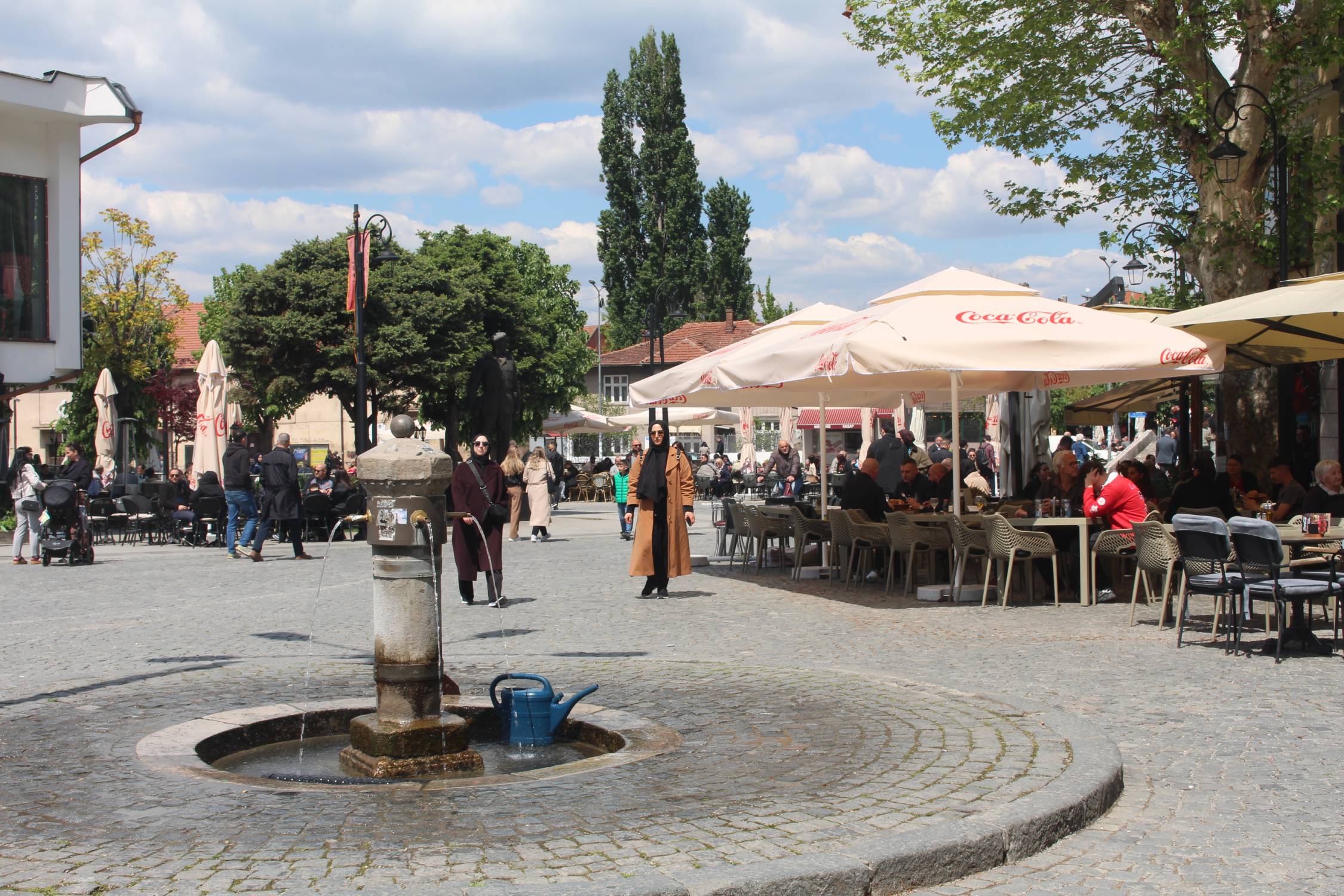 Prizren, place Shatervan, fontaine