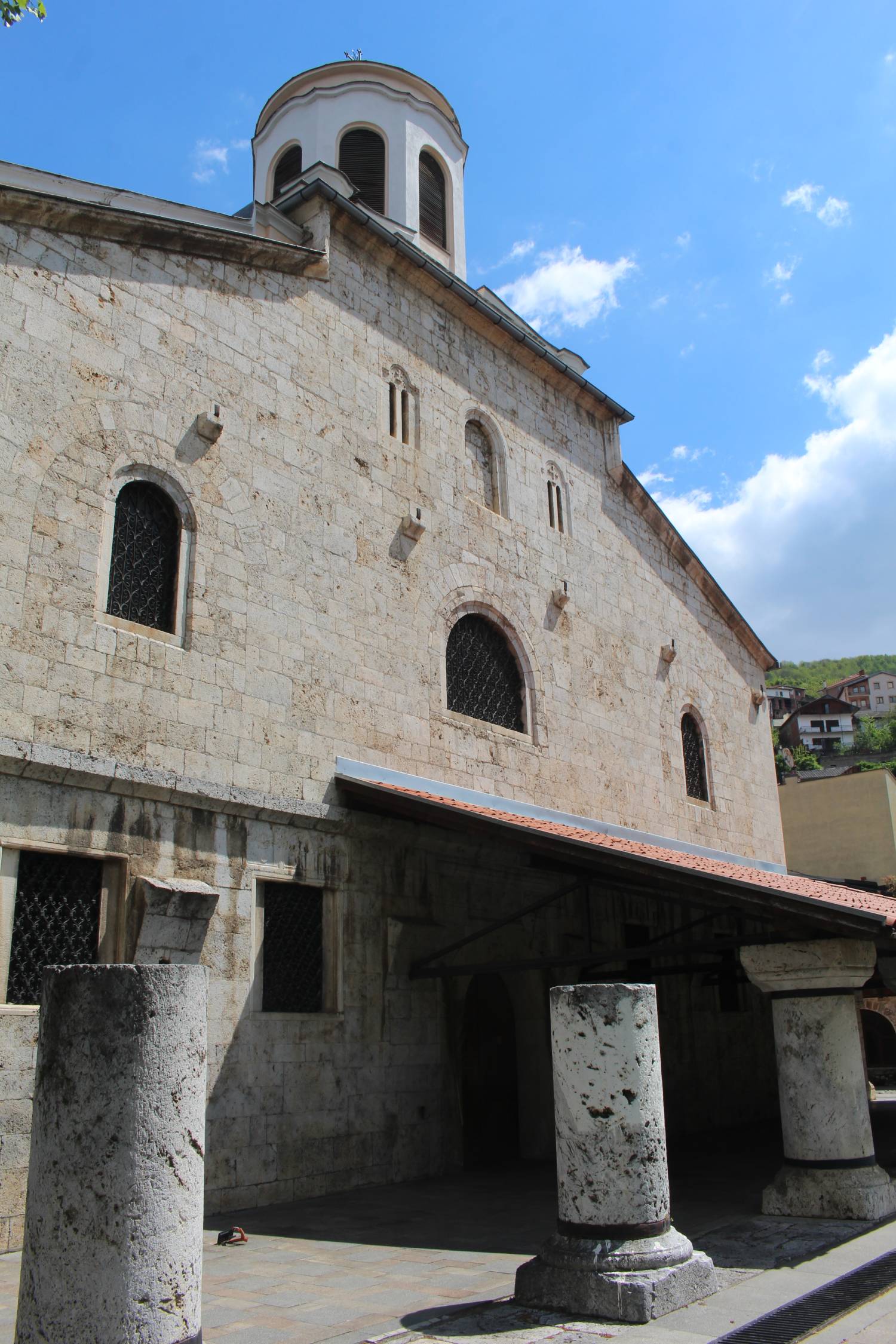 Prizren, cath&eacute;drale Saint-Georges, fa&ccedil;ade