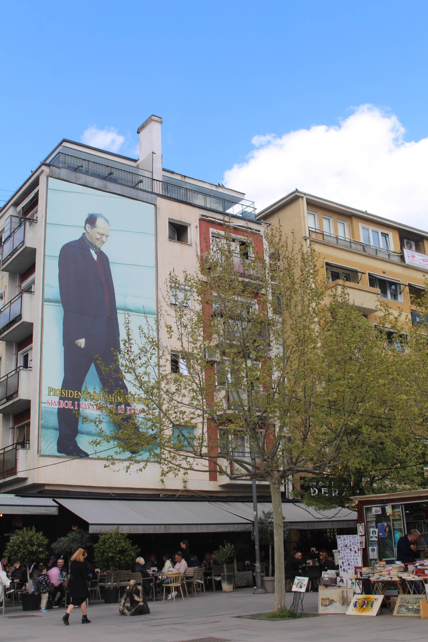 Pristina, mur, affiche