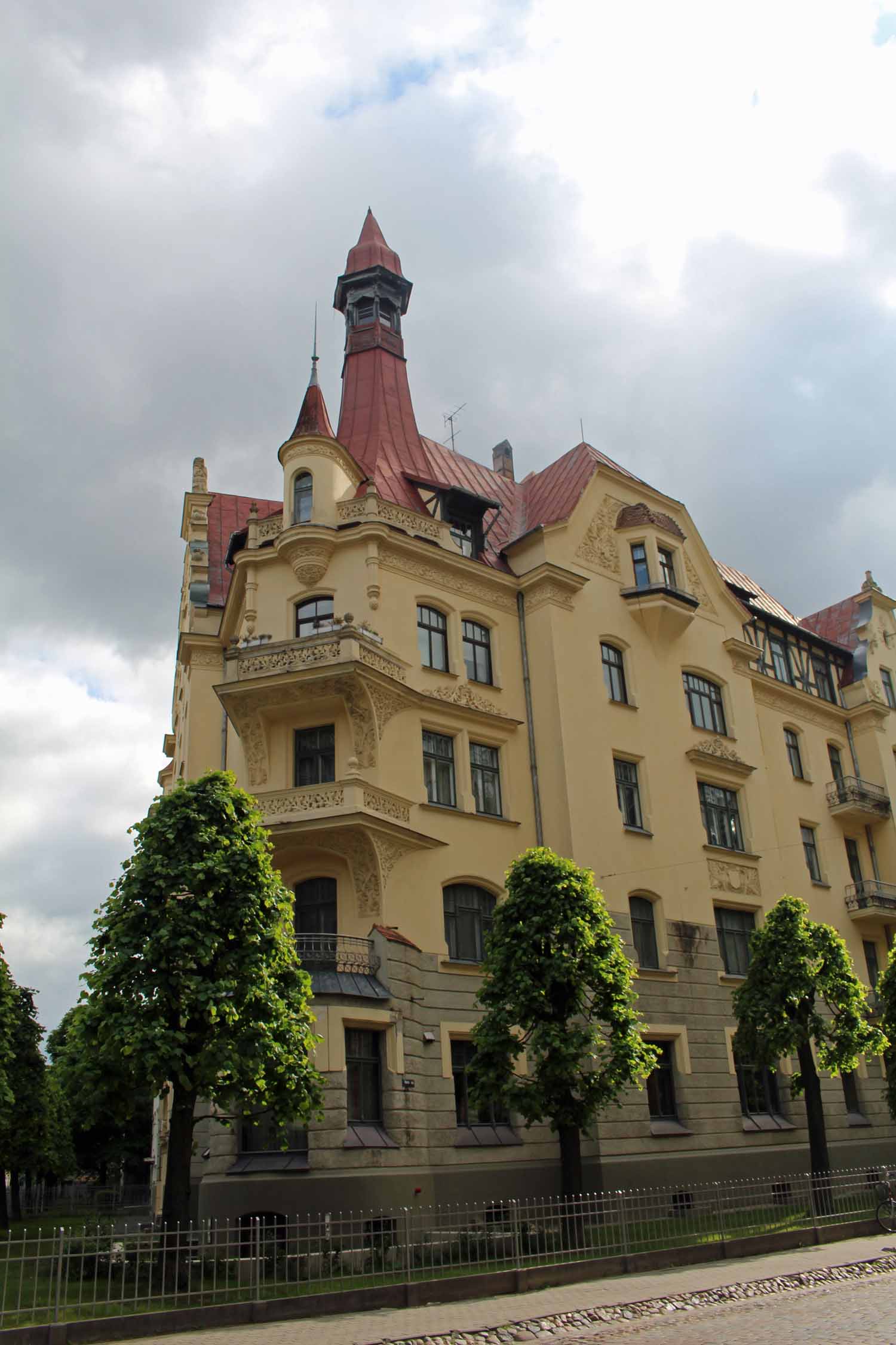 Riga, Art Nouveau, rue Elizabetes iela, Peksens Laube