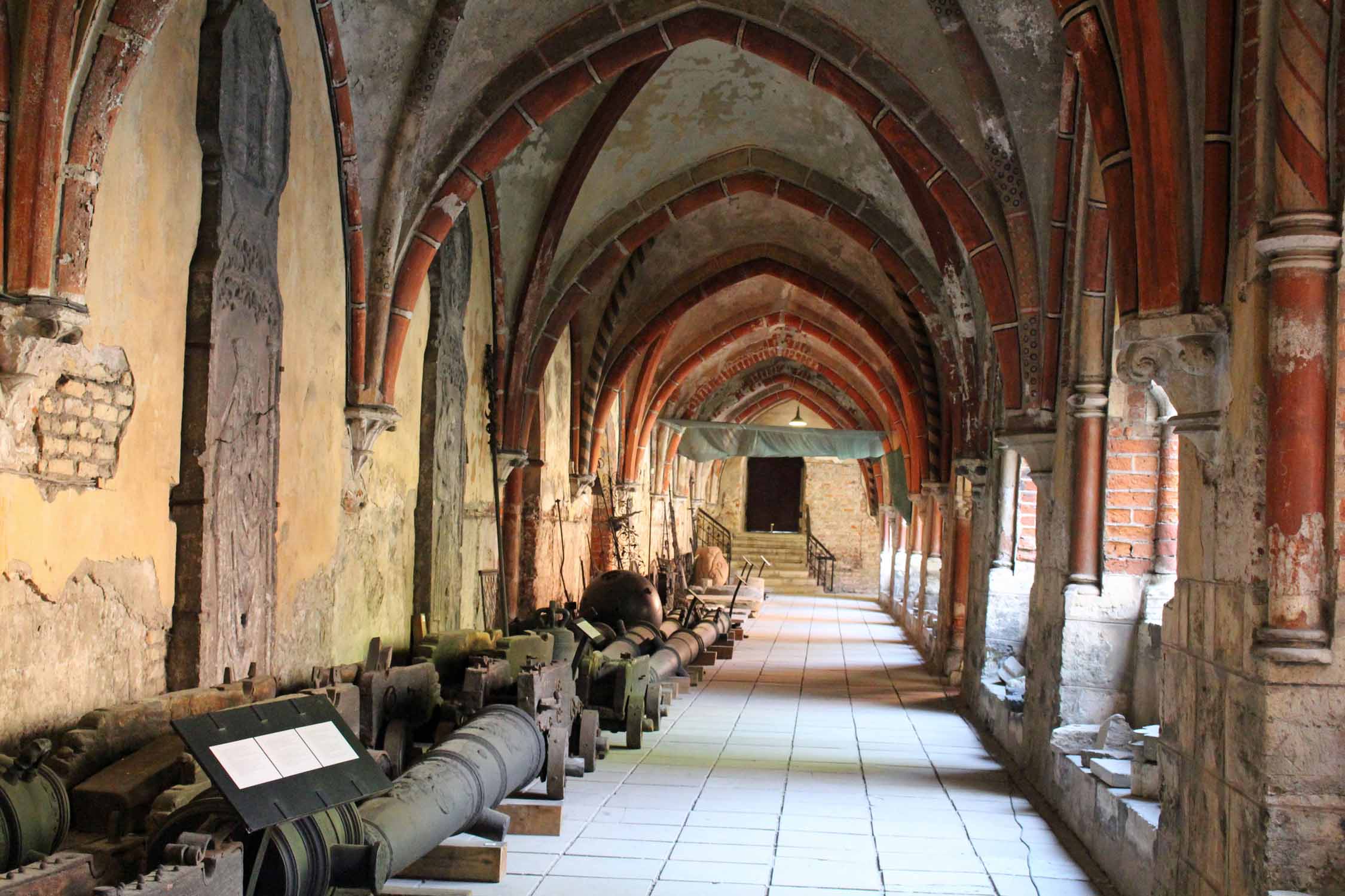 Riga, cathédrale protestante, cloître, canons